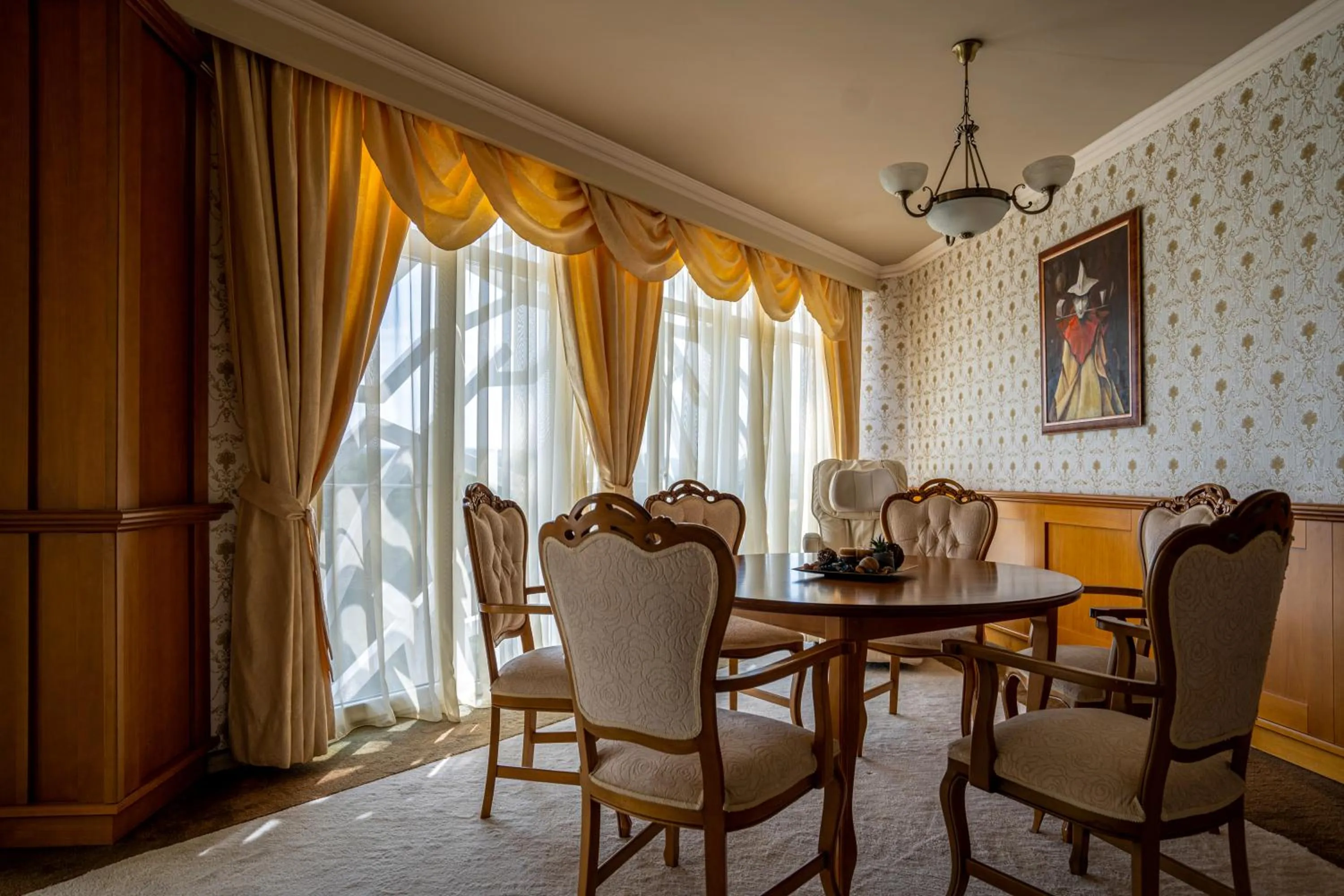 Living room in Hissar Spa Hotel