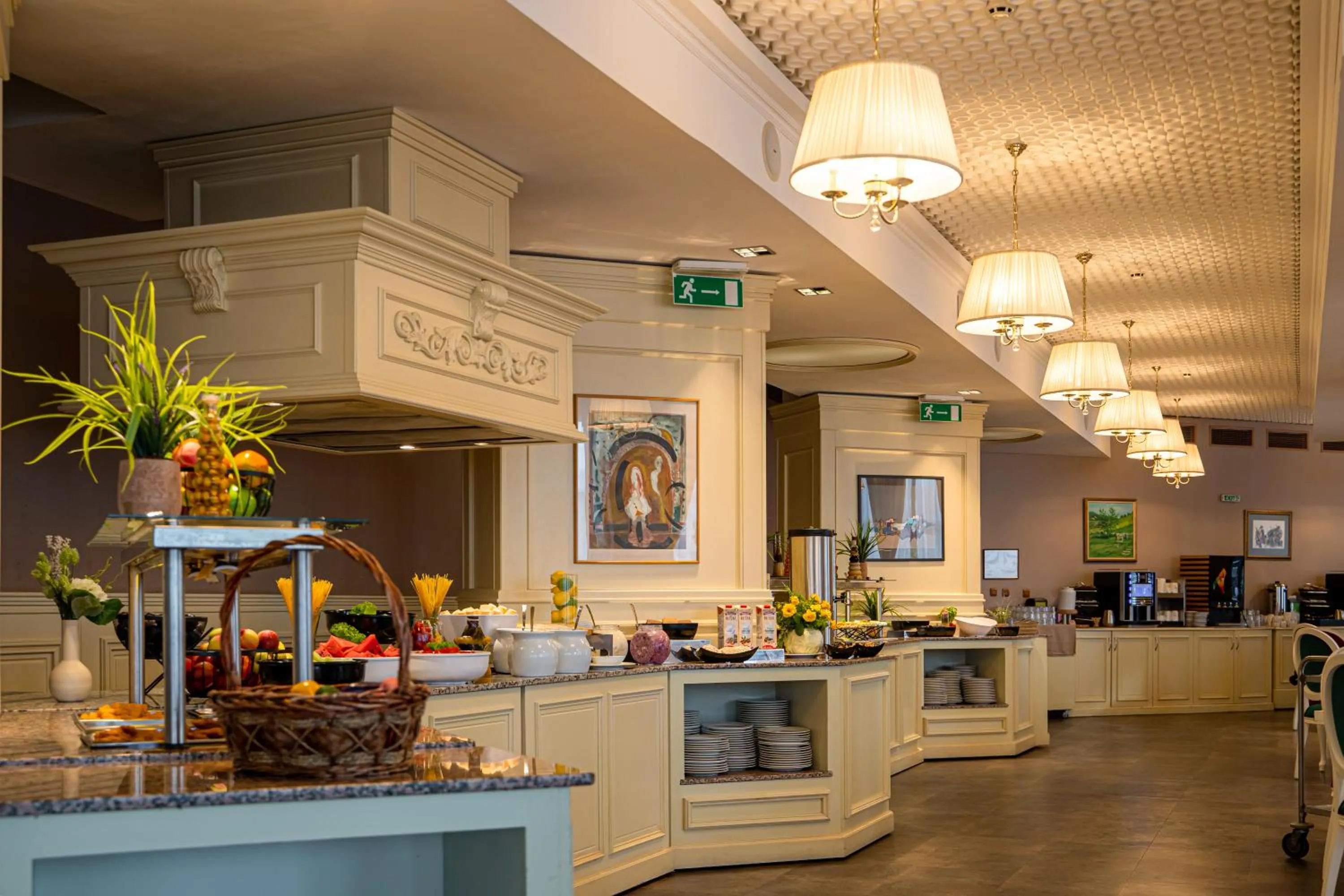 Restaurant/places to eat in Hissar Spa Hotel