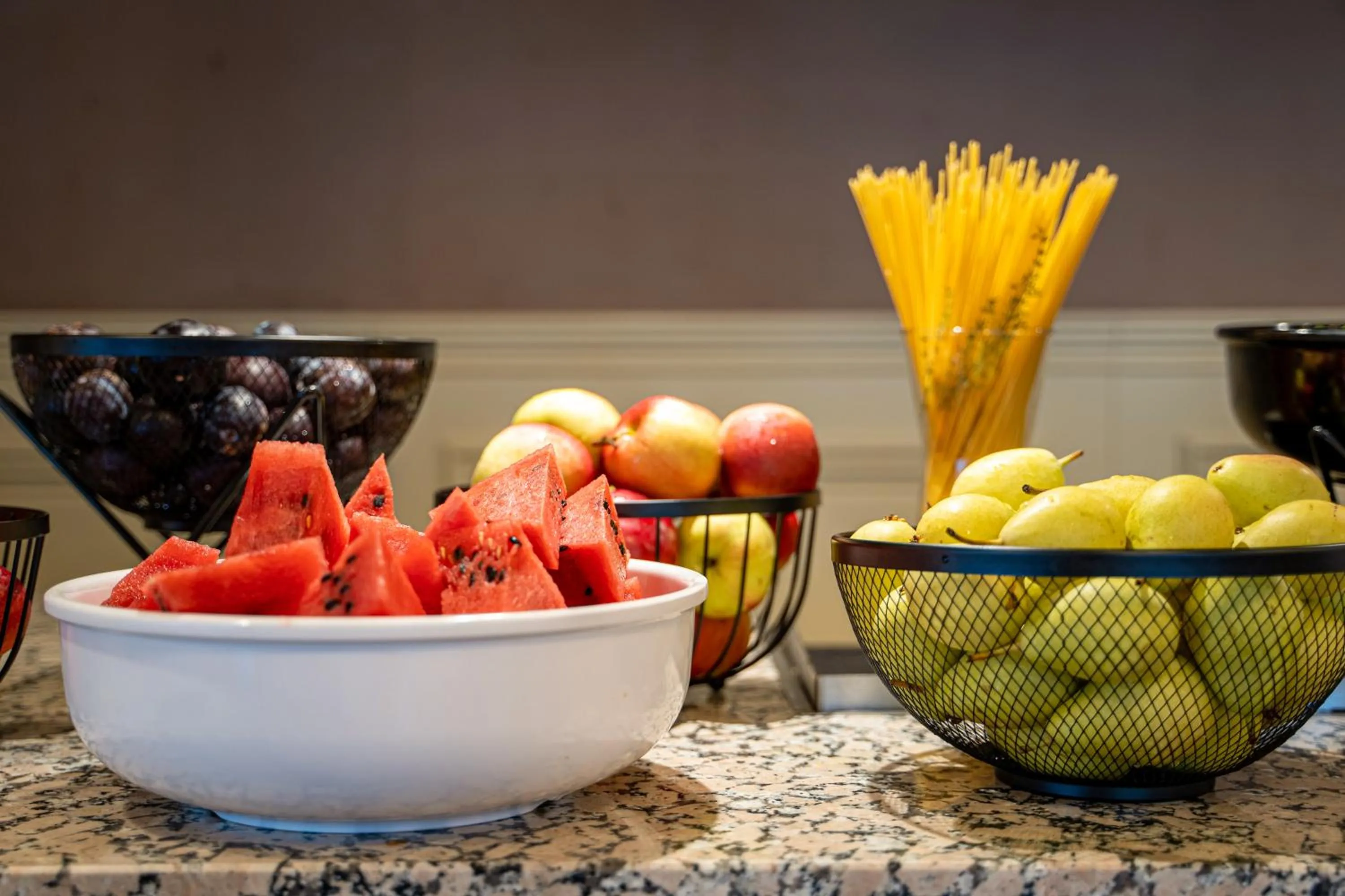 Restaurant/places to eat in Hissar Spa Hotel