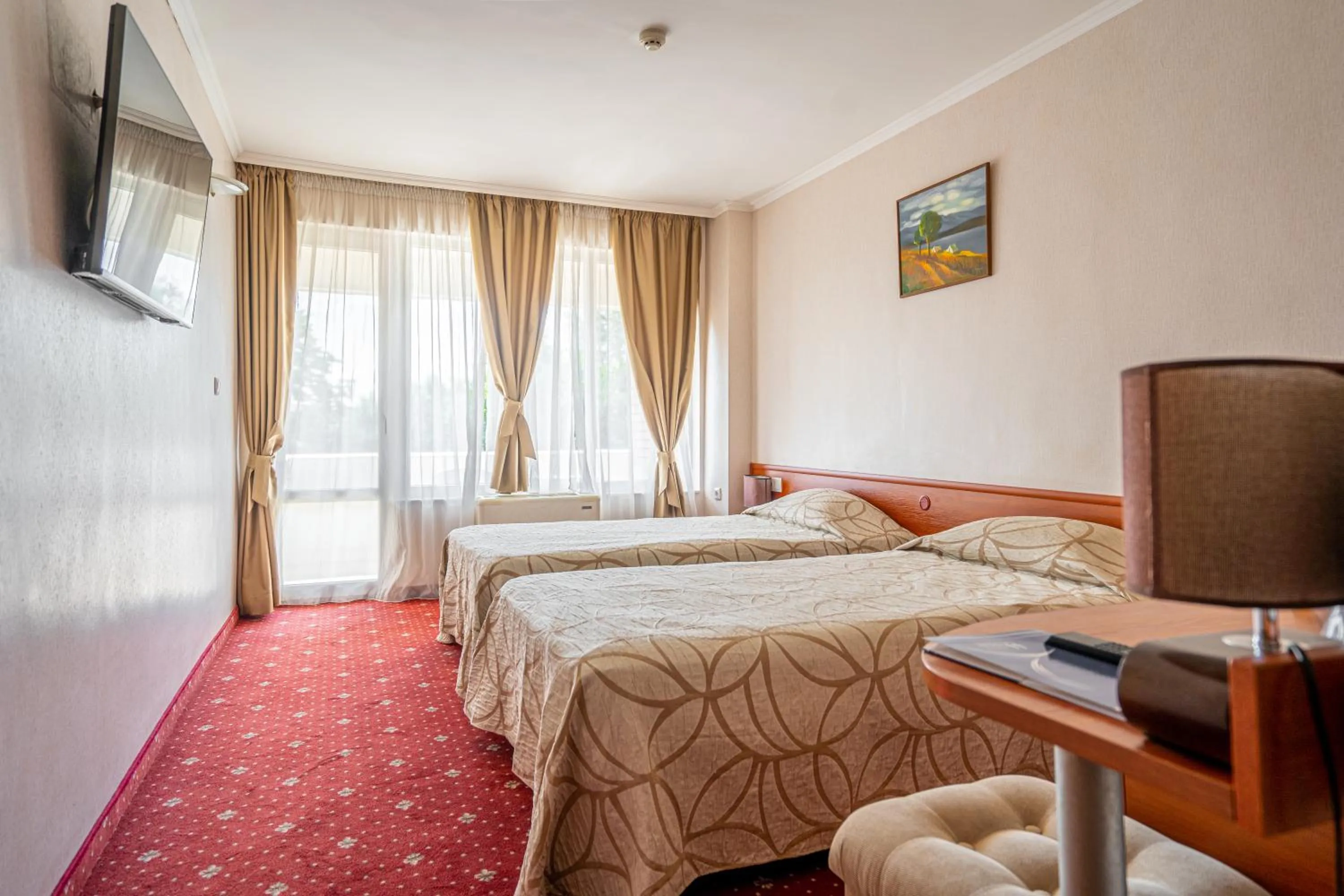 Photo of the whole room, Bed in Hissar Spa Hotel