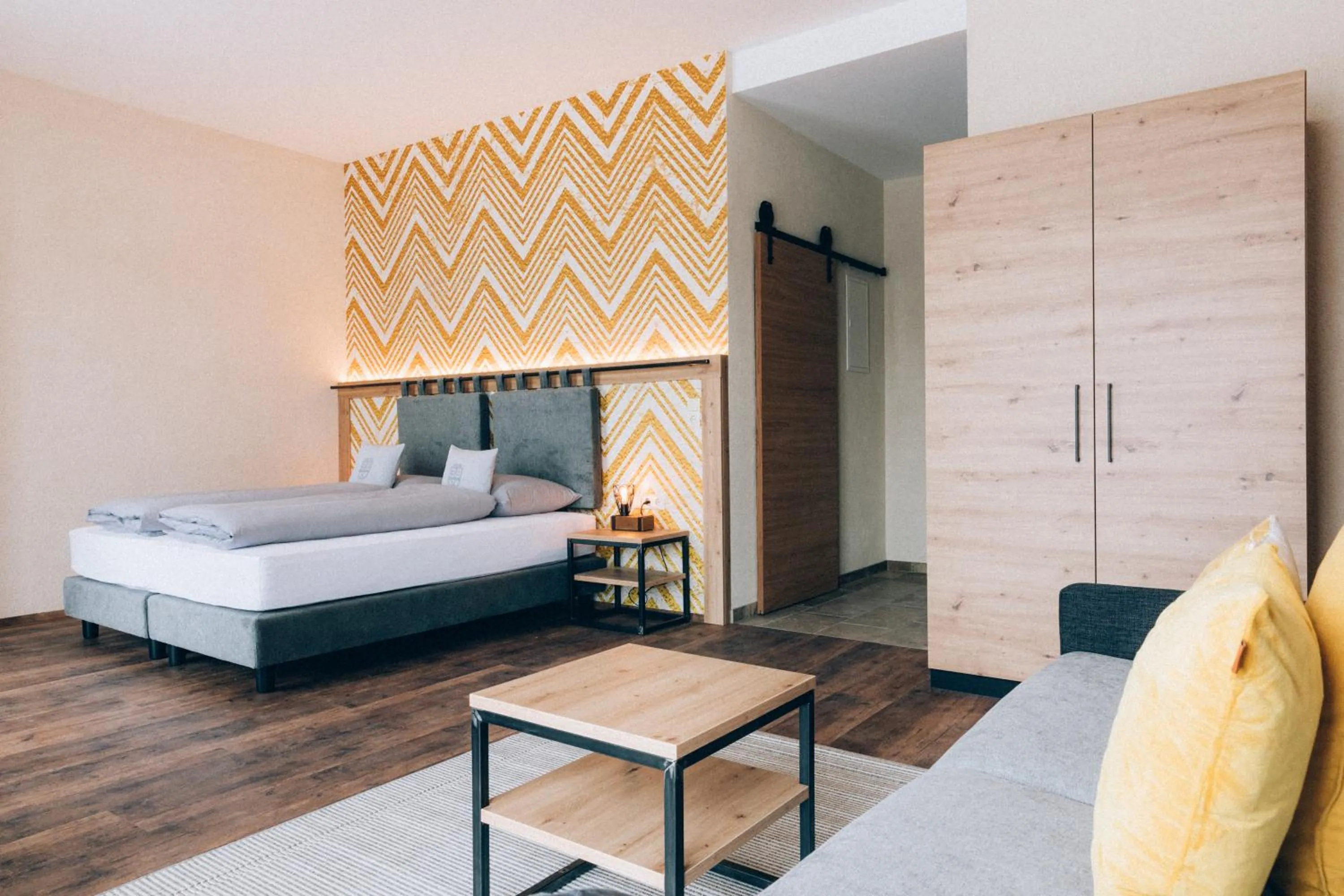 Toilet, Bed in Burg1990