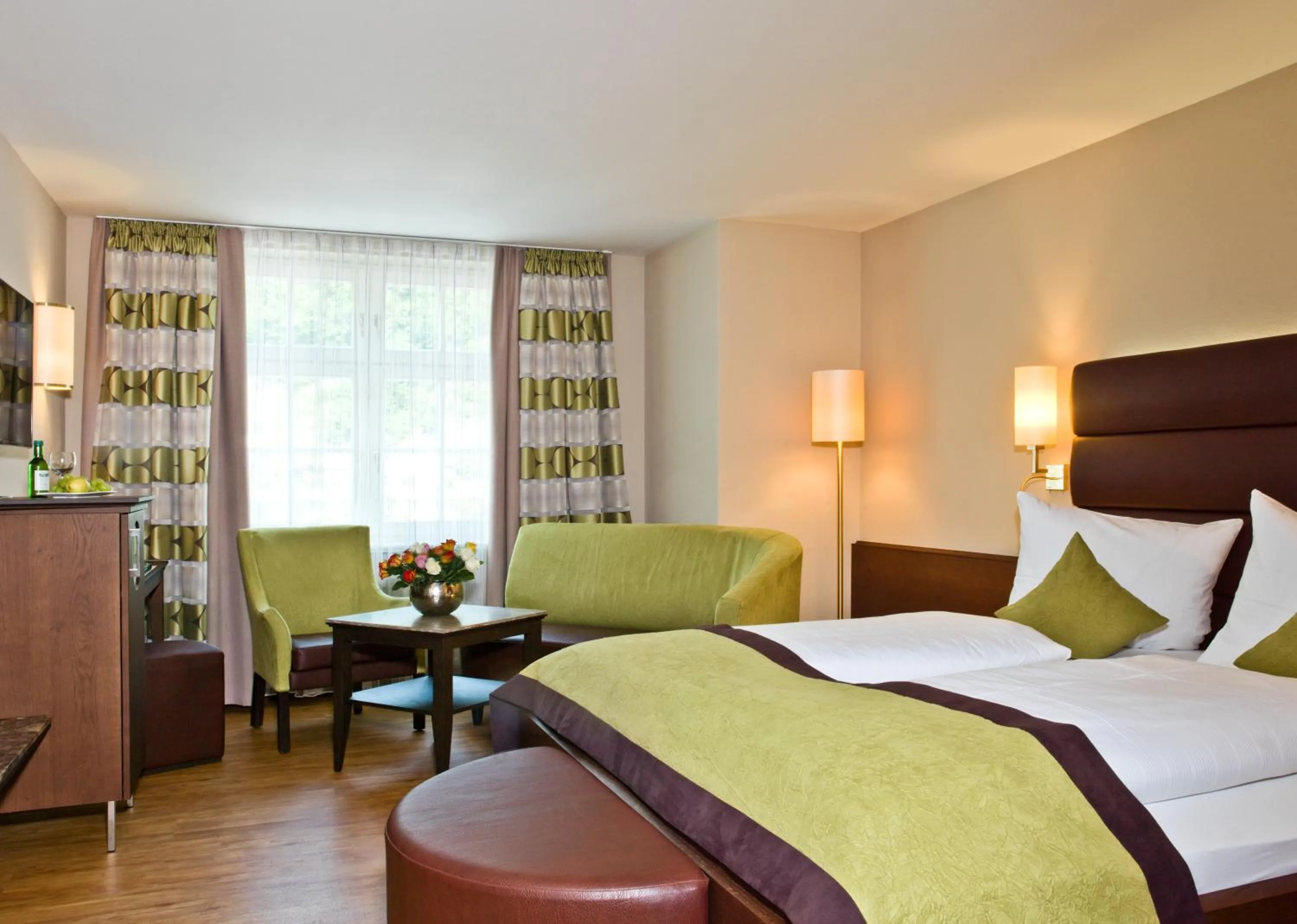 Photo of the whole room, Bed in Hotel König