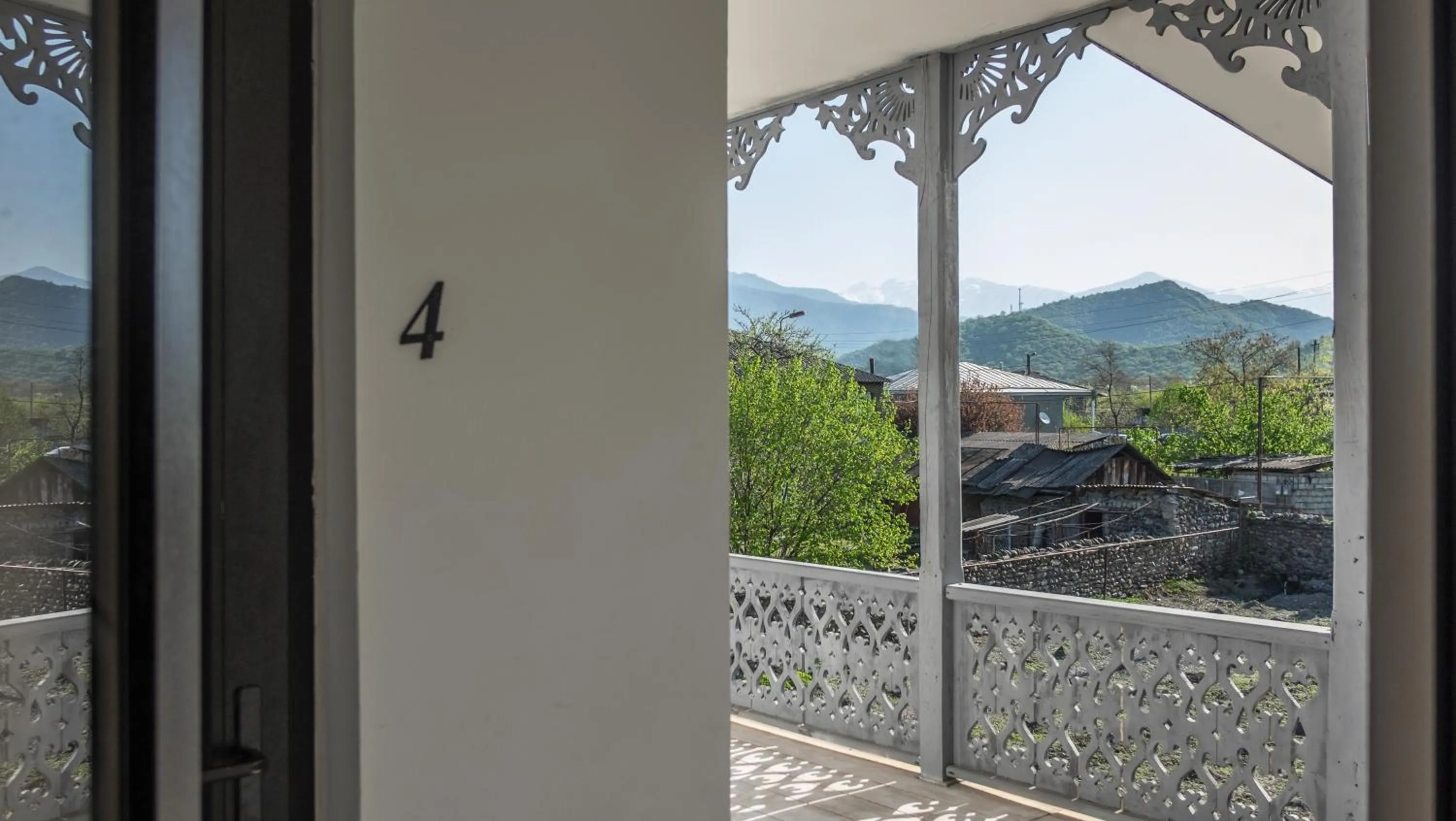 Photo of the whole room in Chateau Napareuli