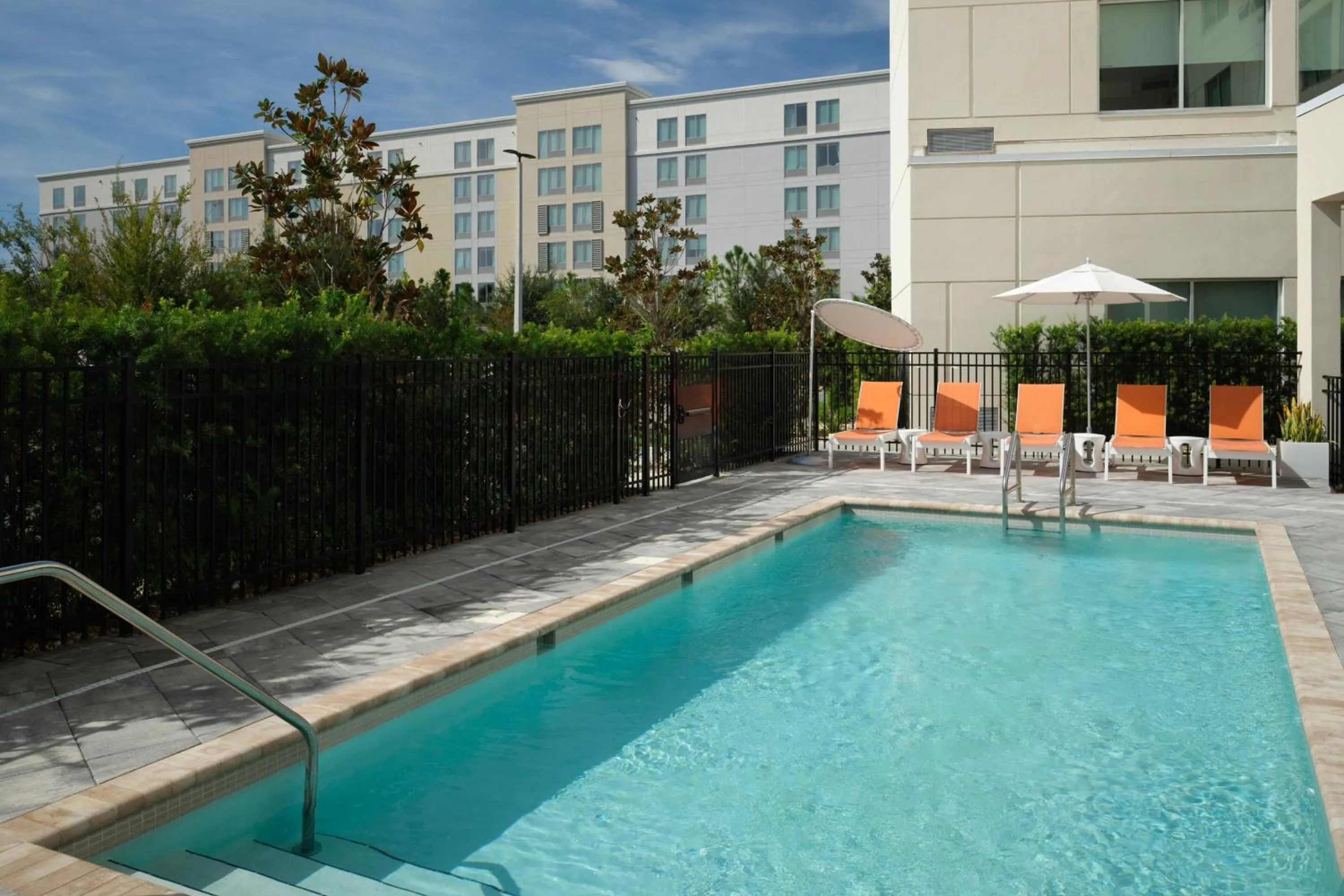Swimming pool in Aloft Orlando Lake Buena Vista