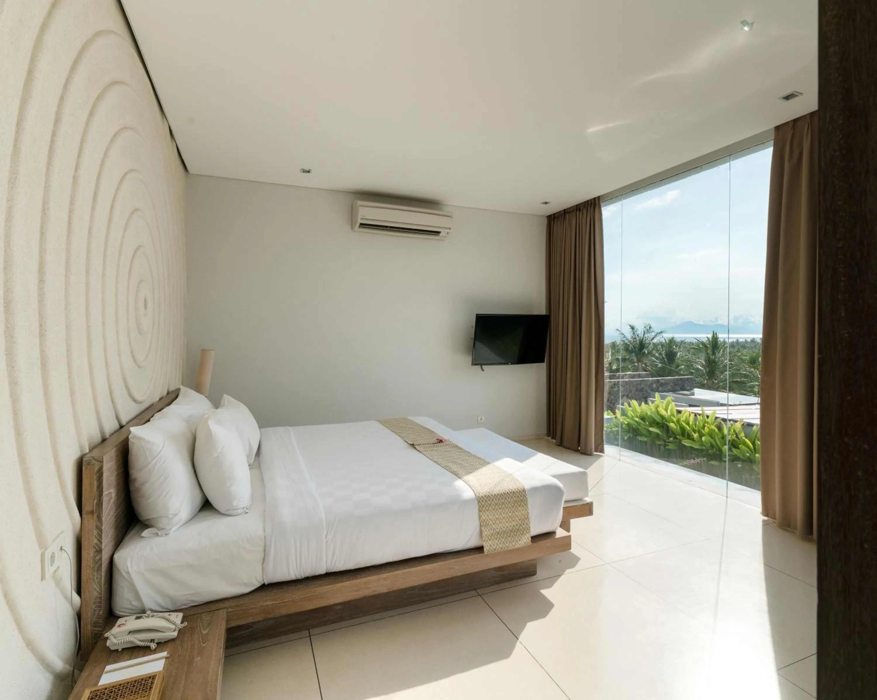 TV and multimedia, Bed in Svarga Resort Lombok