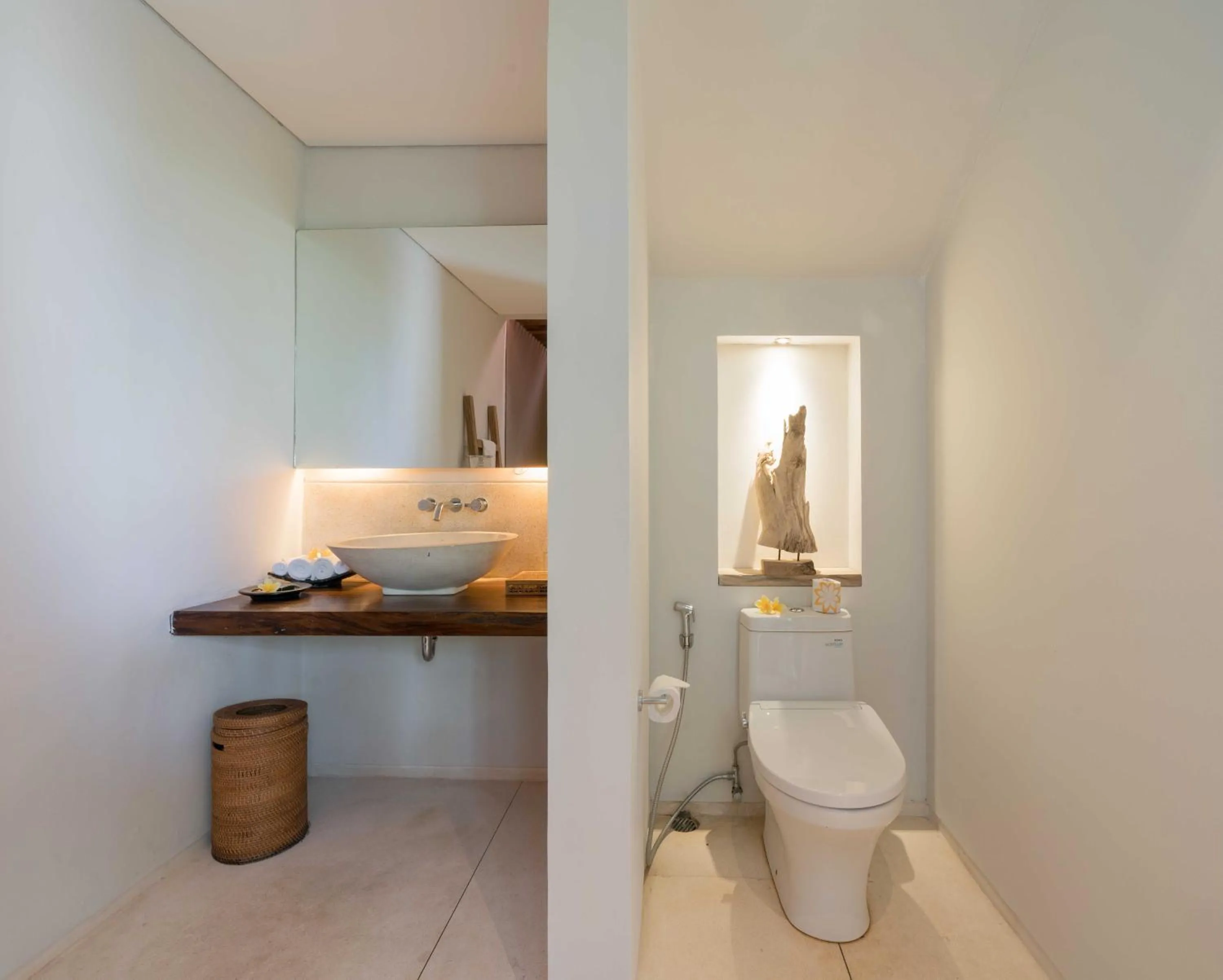 Toilet in Svarga Resort Lombok