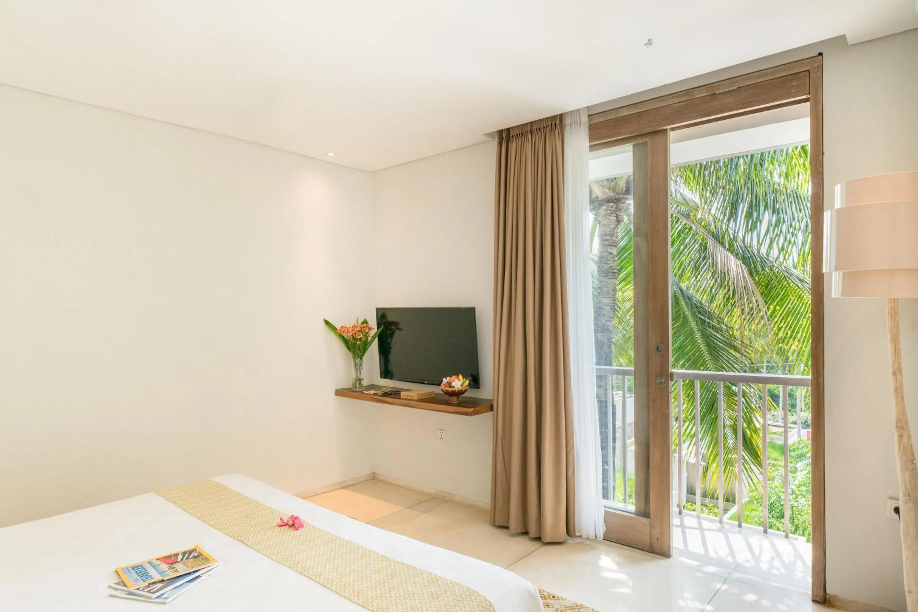 TV and multimedia, Bed in Svarga Resort Lombok