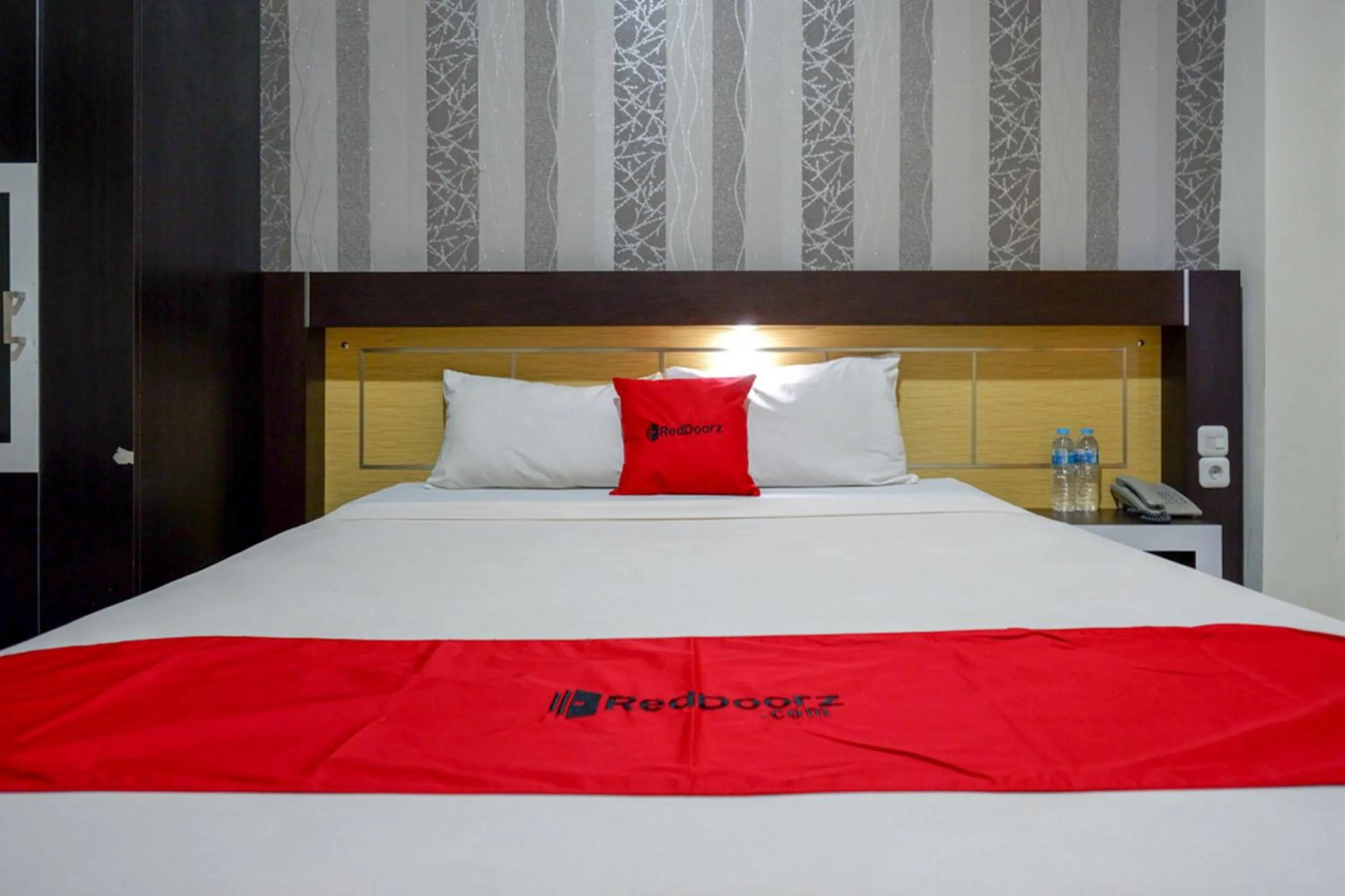 Bed in RedDoorz @ Hotel Bumi Palupy