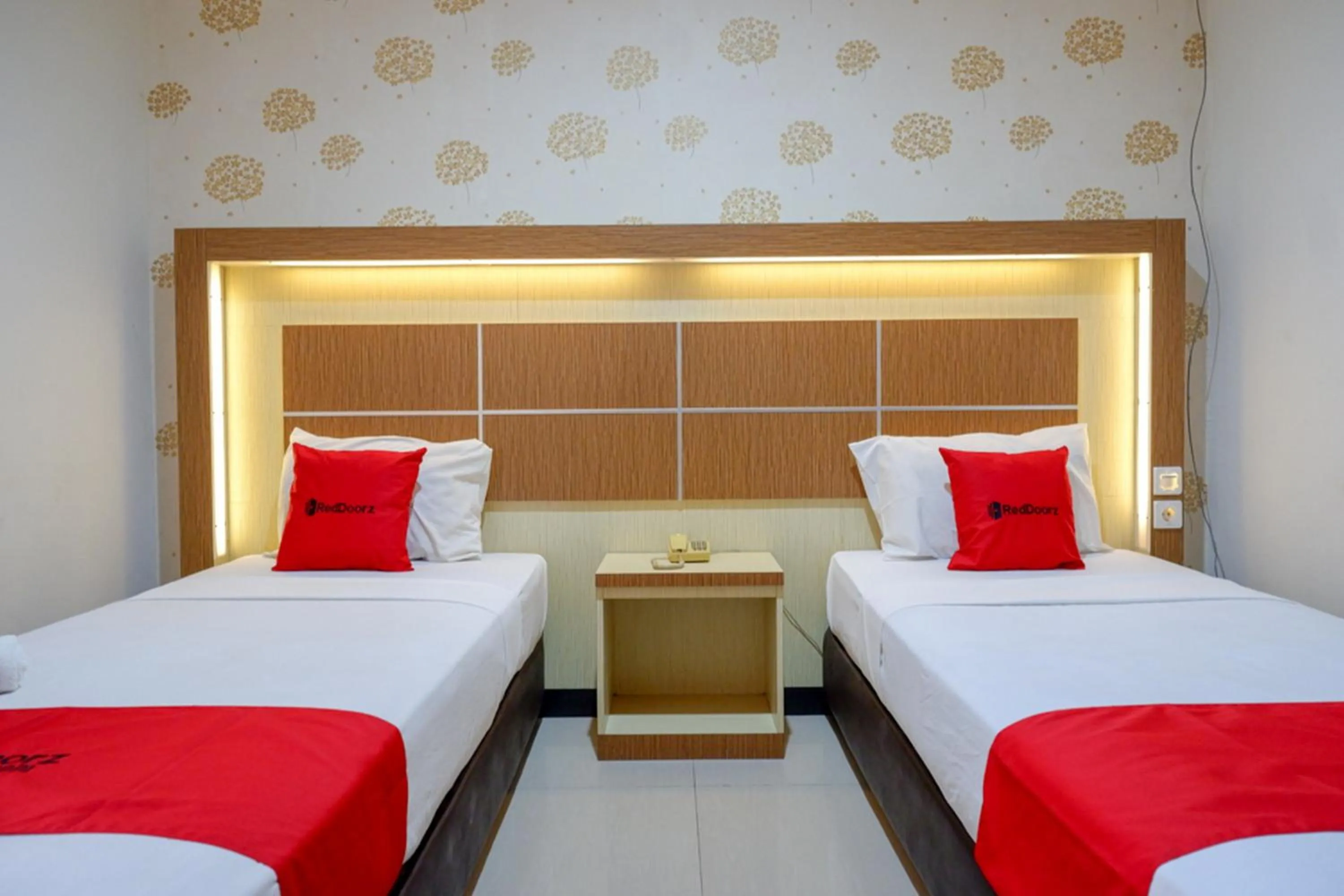 Bed in RedDoorz @ Hotel Bumi Palupy