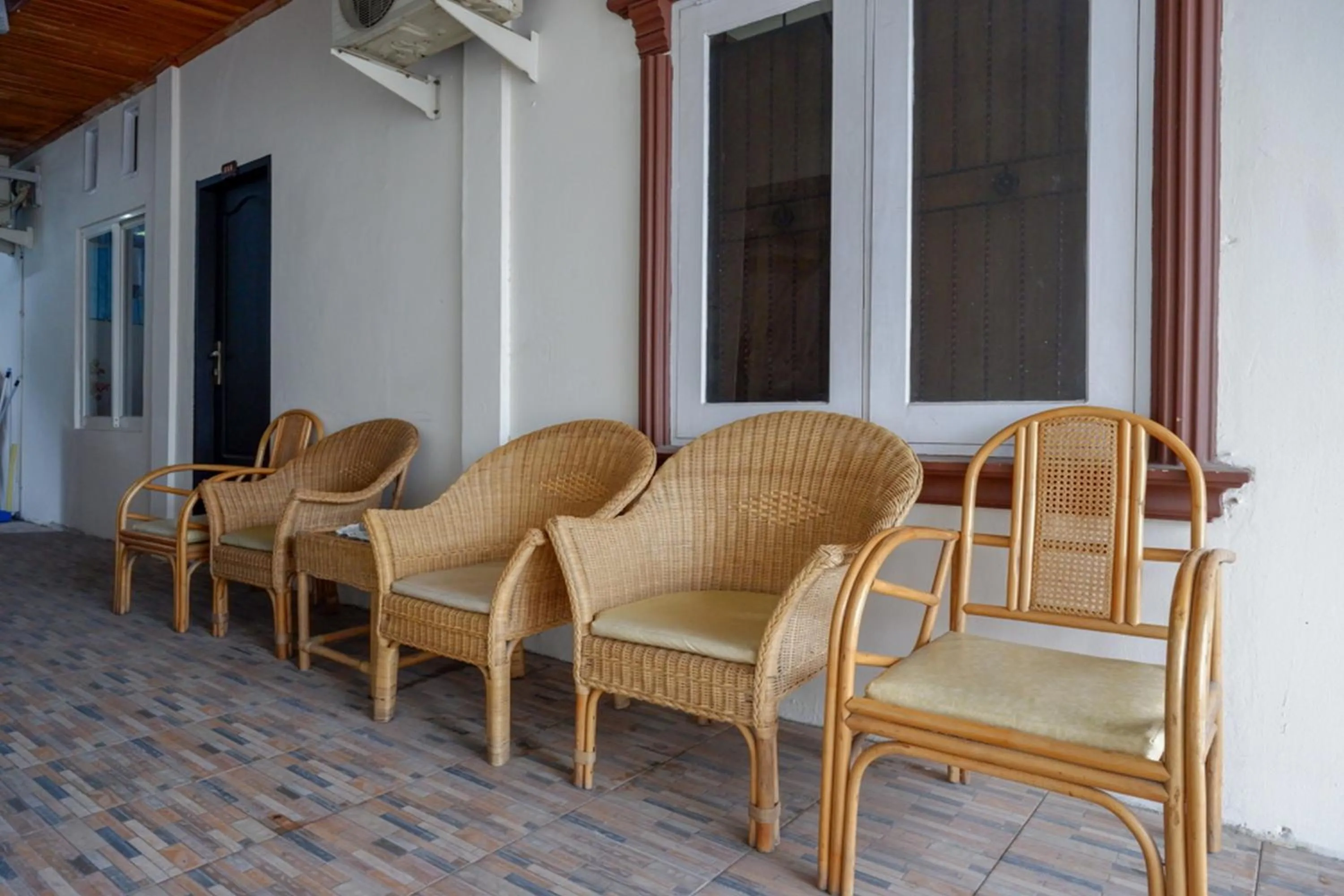 RedDoorz @ Hotel Bumi Palupy