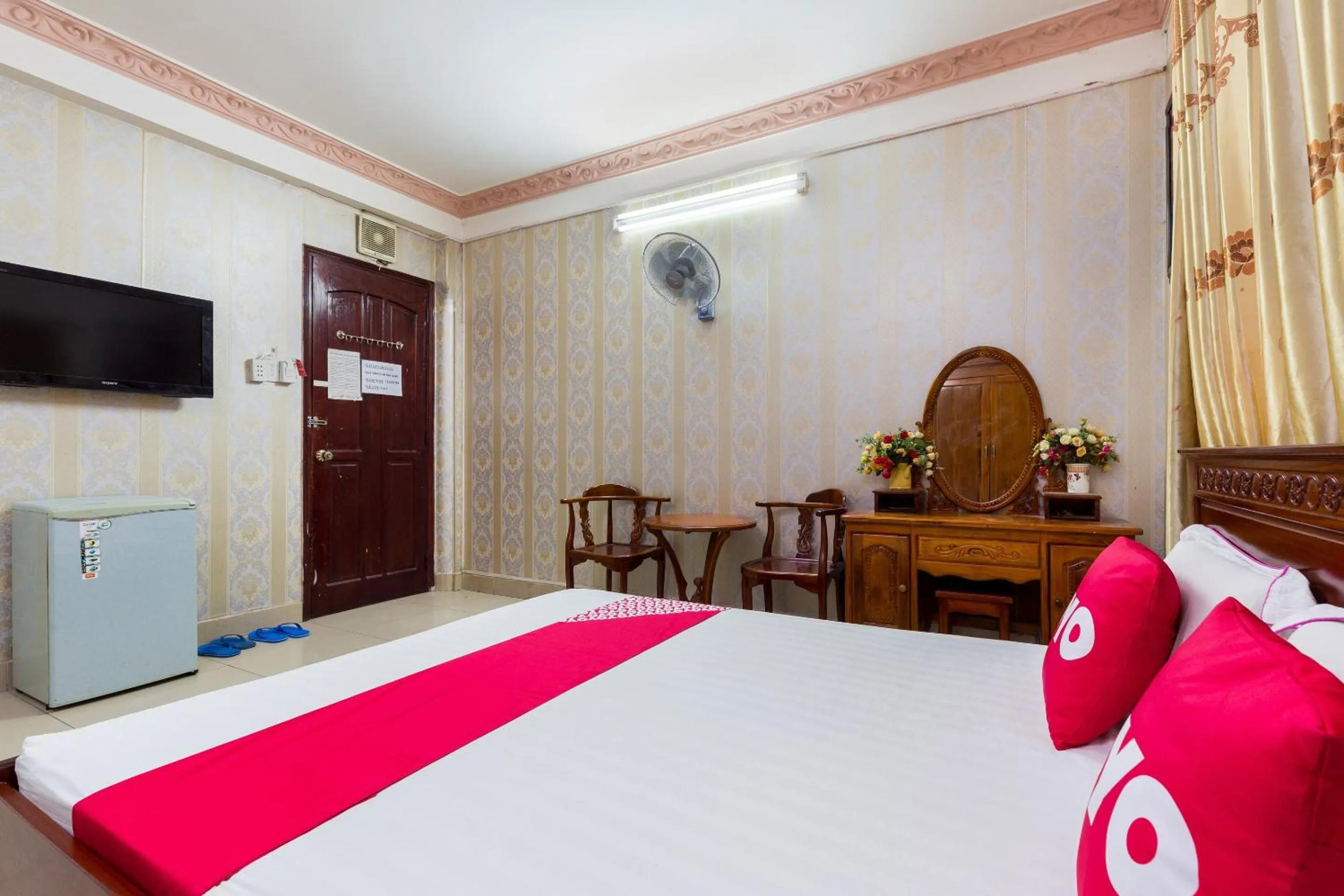 Bedroom, Bed in Van Anh Hotel