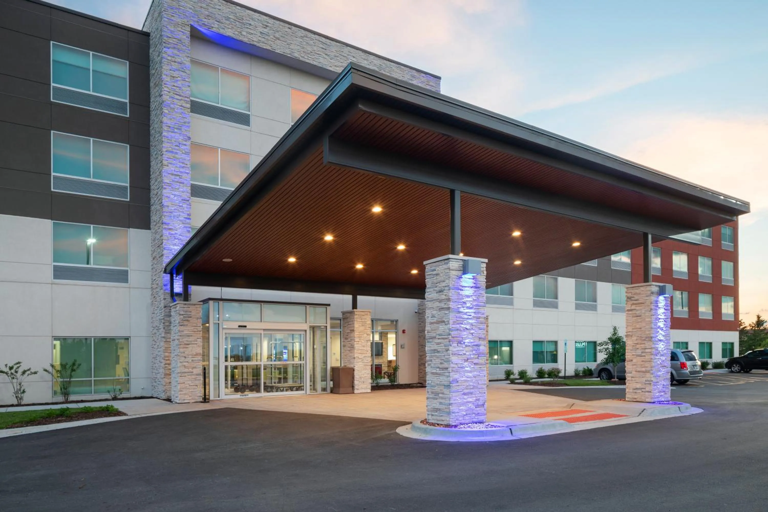 Property building in Holiday Inn Express & Suites - Bourbonnais East - Bradley by IHG
