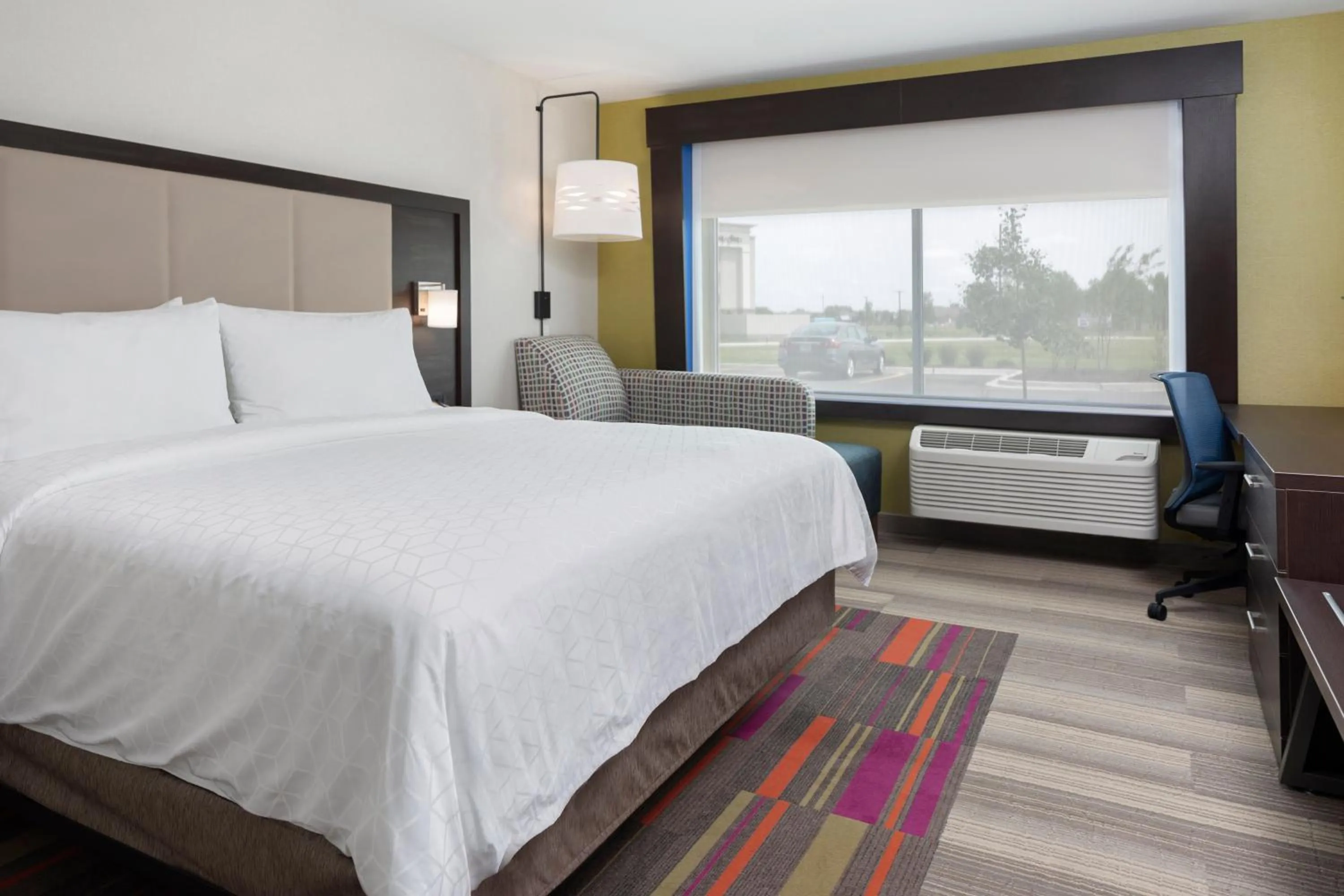 Photo of the whole room, Bed in Holiday Inn Express & Suites - Bourbonnais East - Bradley by IHG