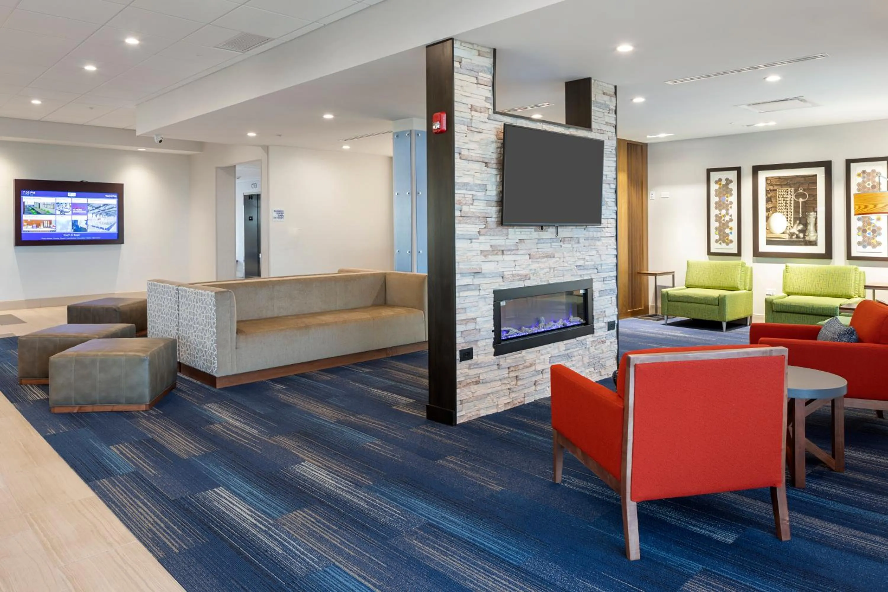 Property building in Holiday Inn Express & Suites - Bourbonnais East - Bradley by IHG