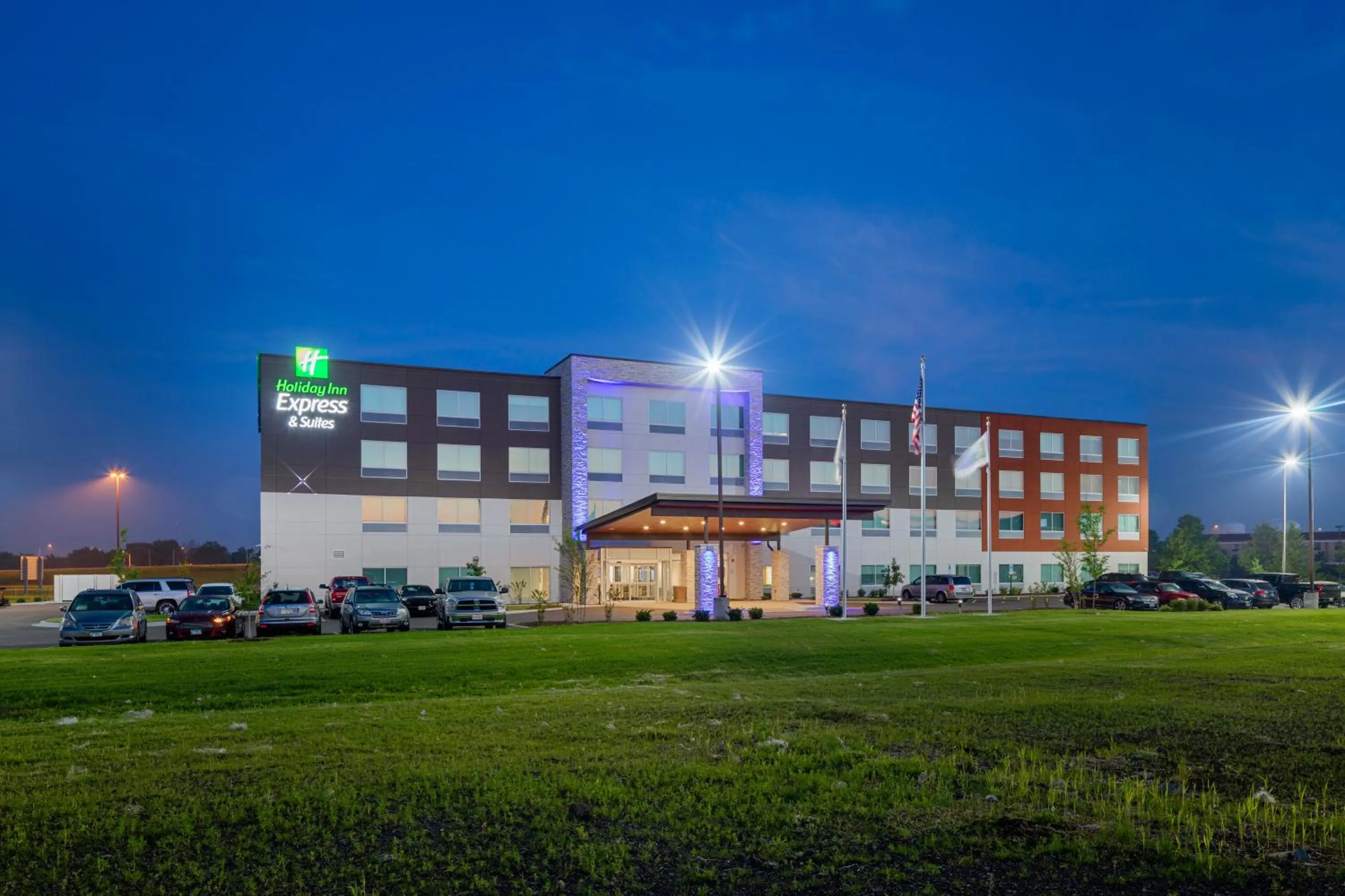 Property building in Holiday Inn Express & Suites - Bourbonnais East - Bradley by IHG