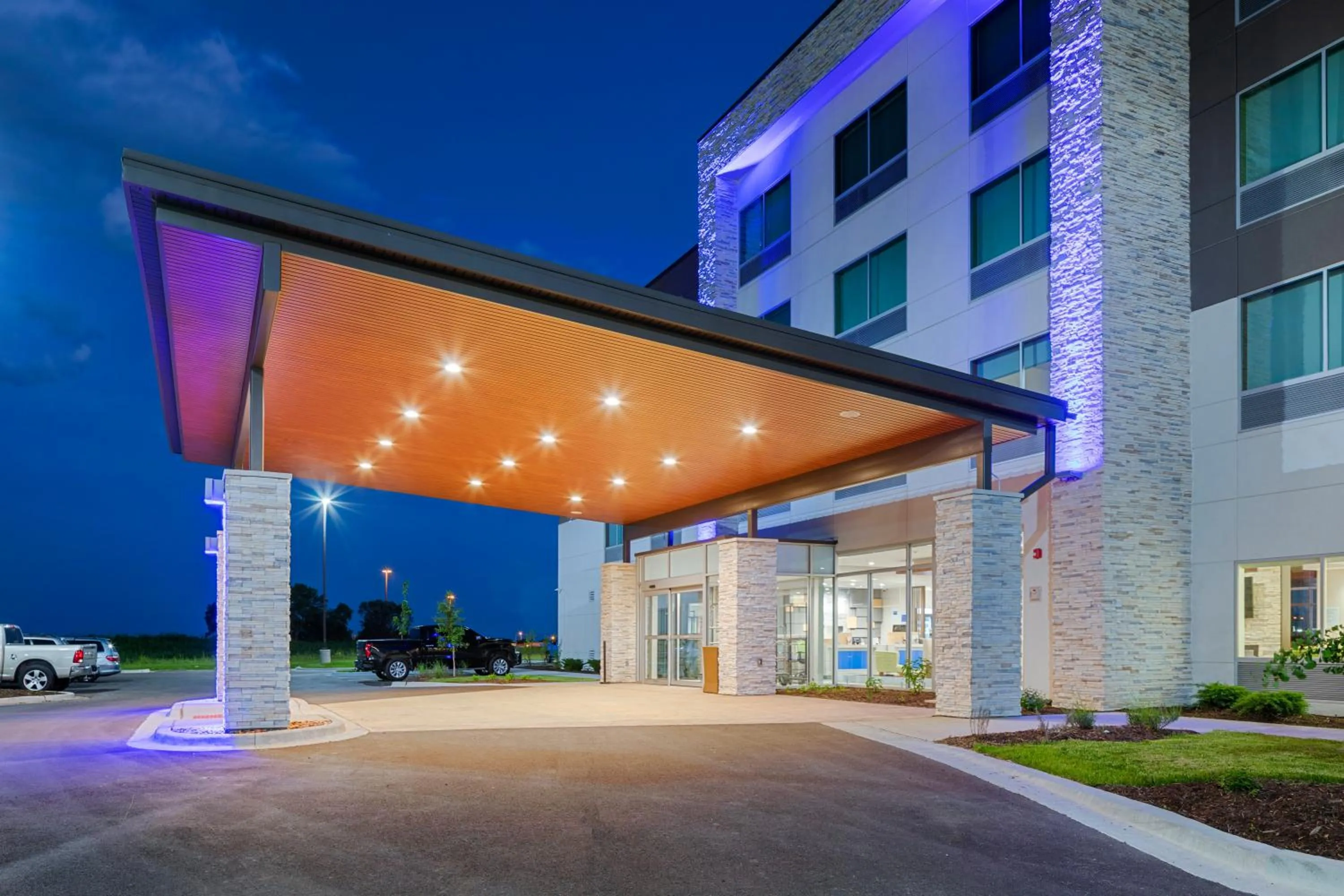 Property building in Holiday Inn Express & Suites - Bourbonnais East - Bradley by IHG