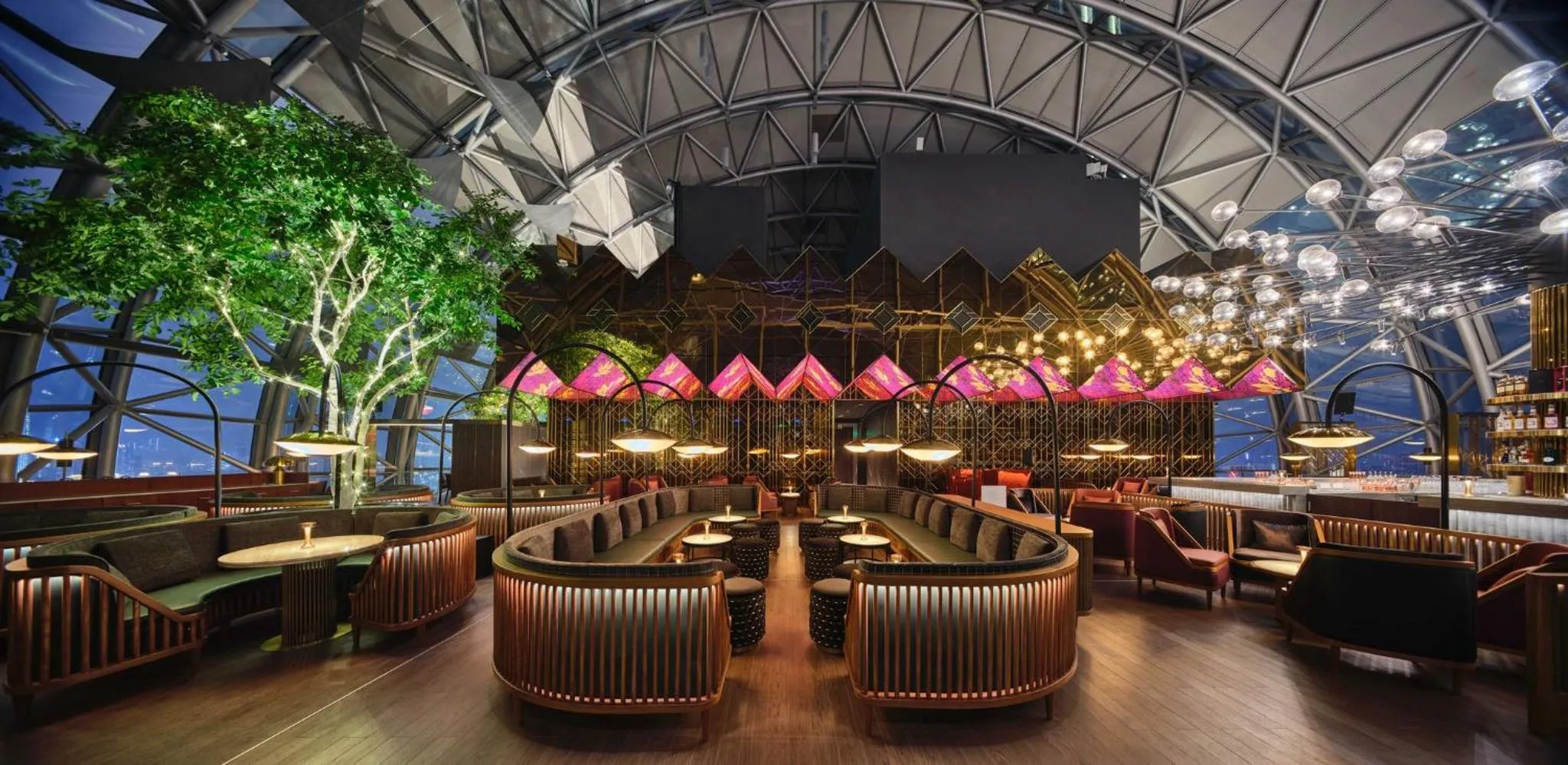 Lounge or bar in InterContinental Chongqing Raffles City by IHG