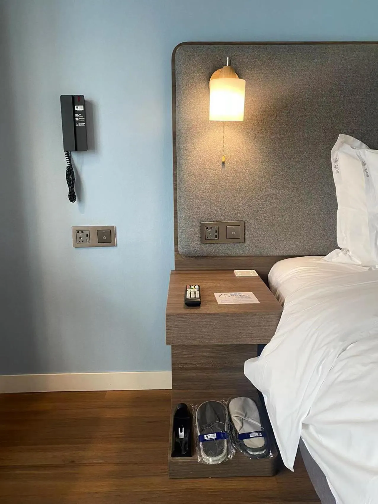 Bed in Holiday Inn Express Hangzhou Westlake East by IHG