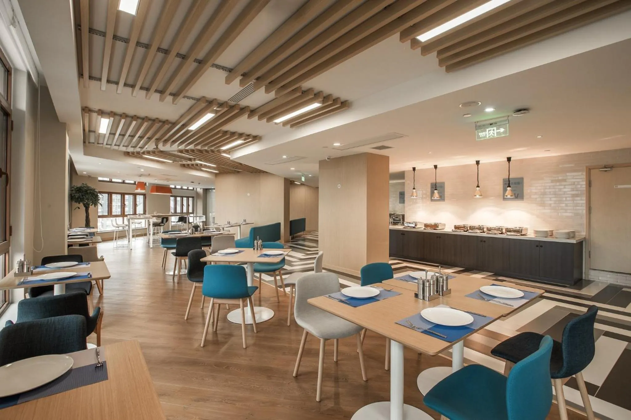 Restaurant/places to eat in Holiday Inn Express Zhangjiagang Free Trade Zone by IHG