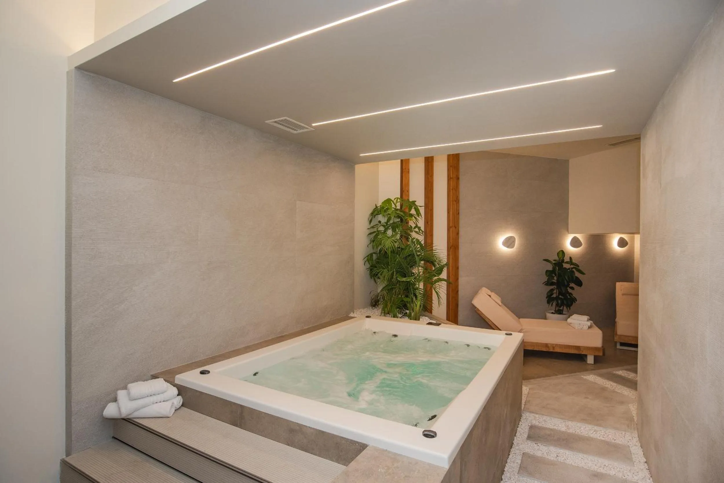 Spa and wellness centre/facilities in White 9
