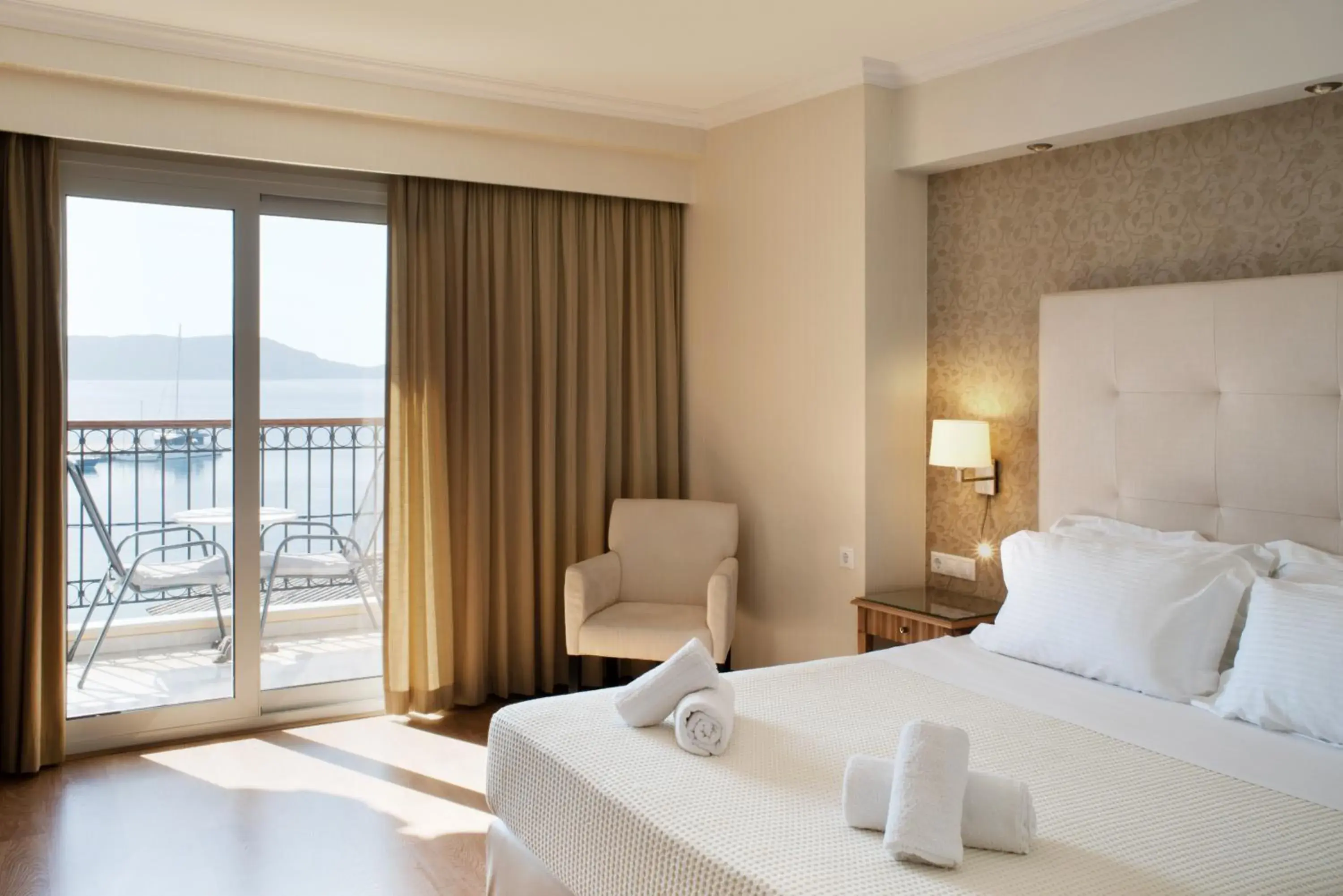 Deluxe Double or Twin Room in Karalis City Hotel Deluxe Double or Twin Room in Karalis City Hotel