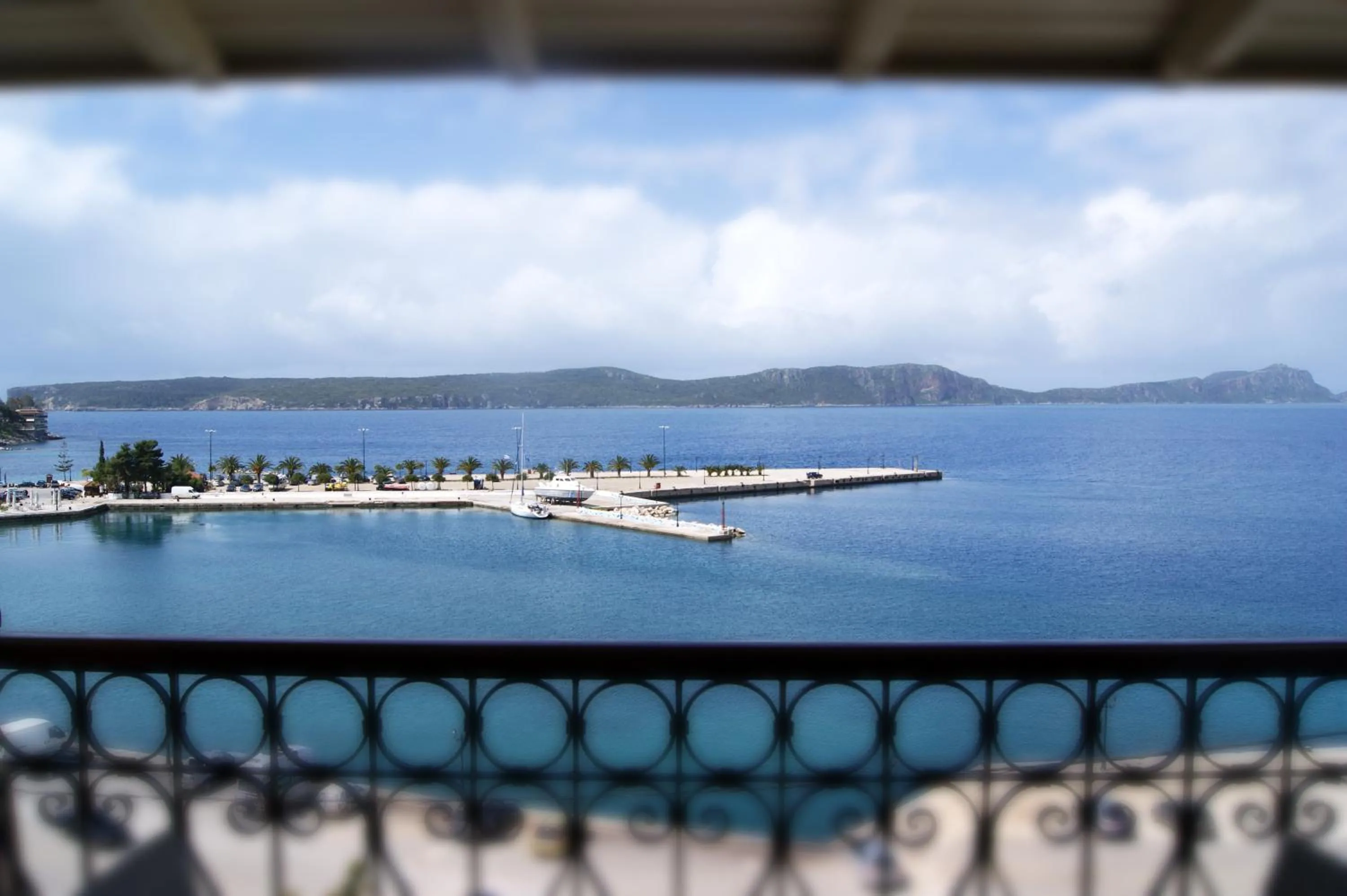 Day in Karalis City Hotel