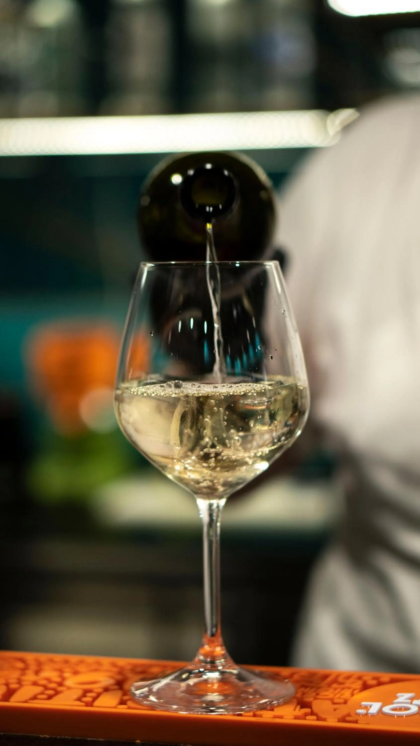 Alcoholic drinks in The Gem Society Hotel