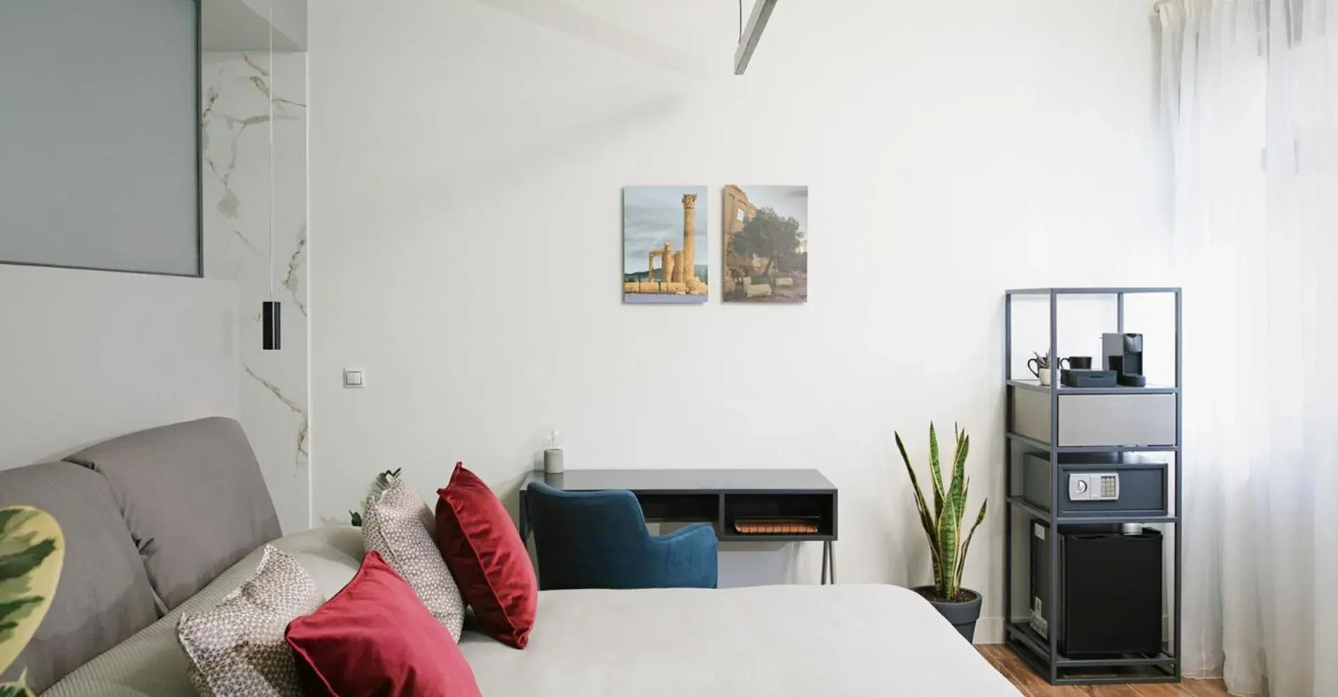 Junior Suite in The Gem Society Hotel Junior Suite in The Gem Society Hotel