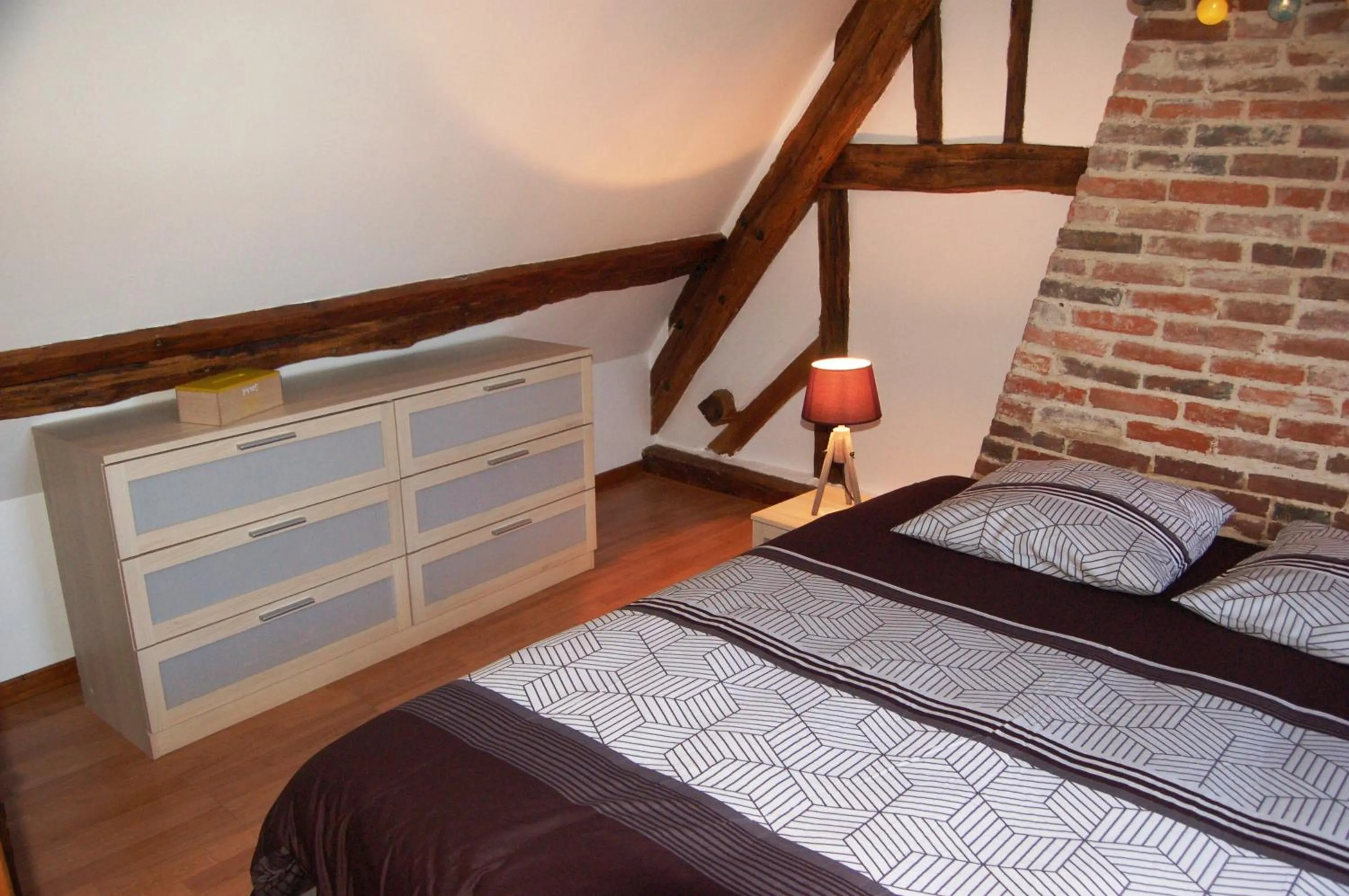 Photo of the whole room in La Chaiserie