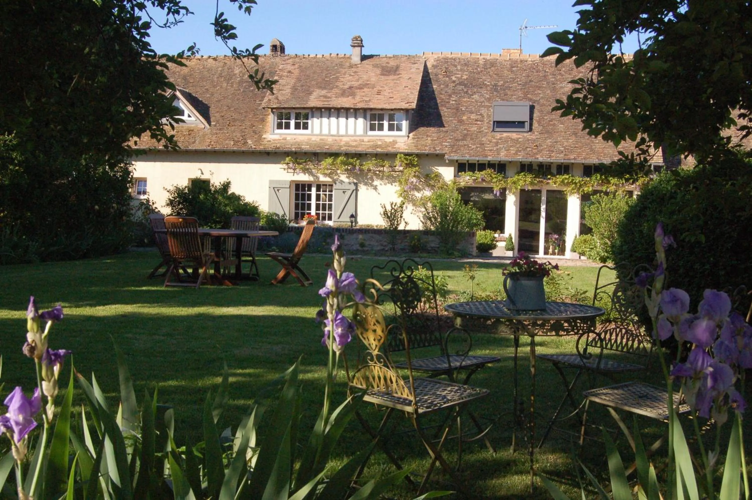 Facade/entrance in La Chaiserie