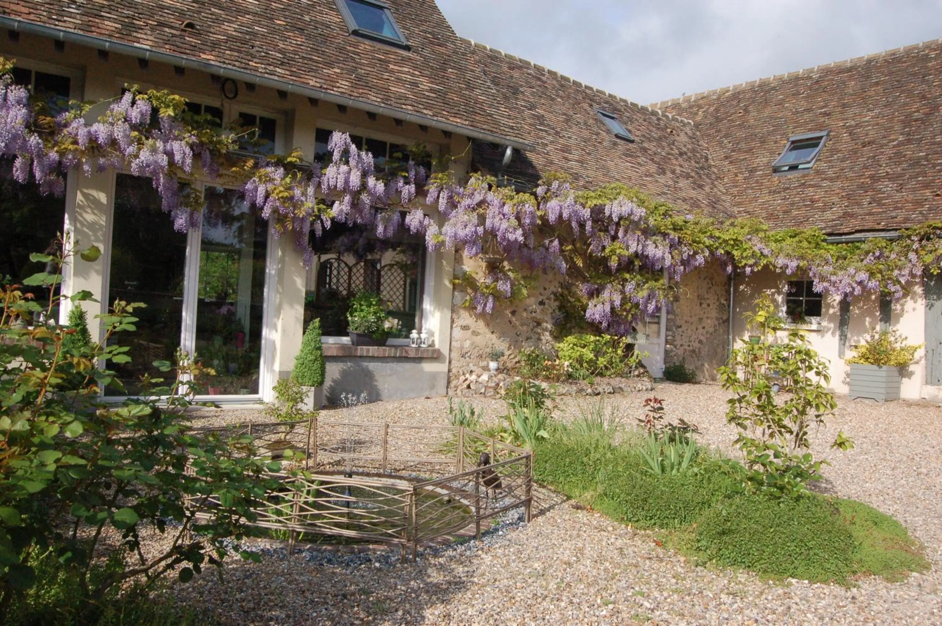 Facade/entrance in La Chaiserie