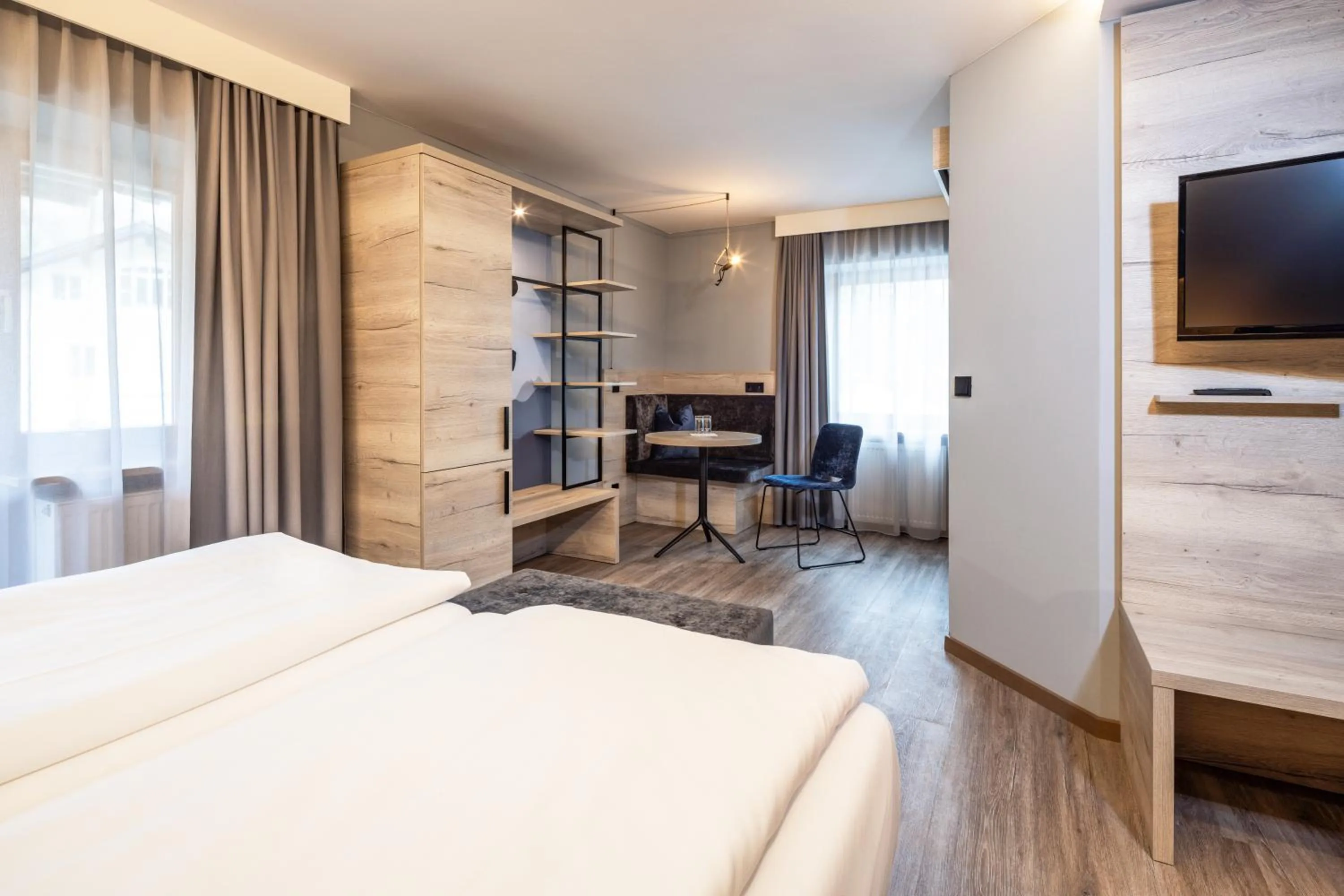 Photo of the whole room, Bed in Hotel Königssee