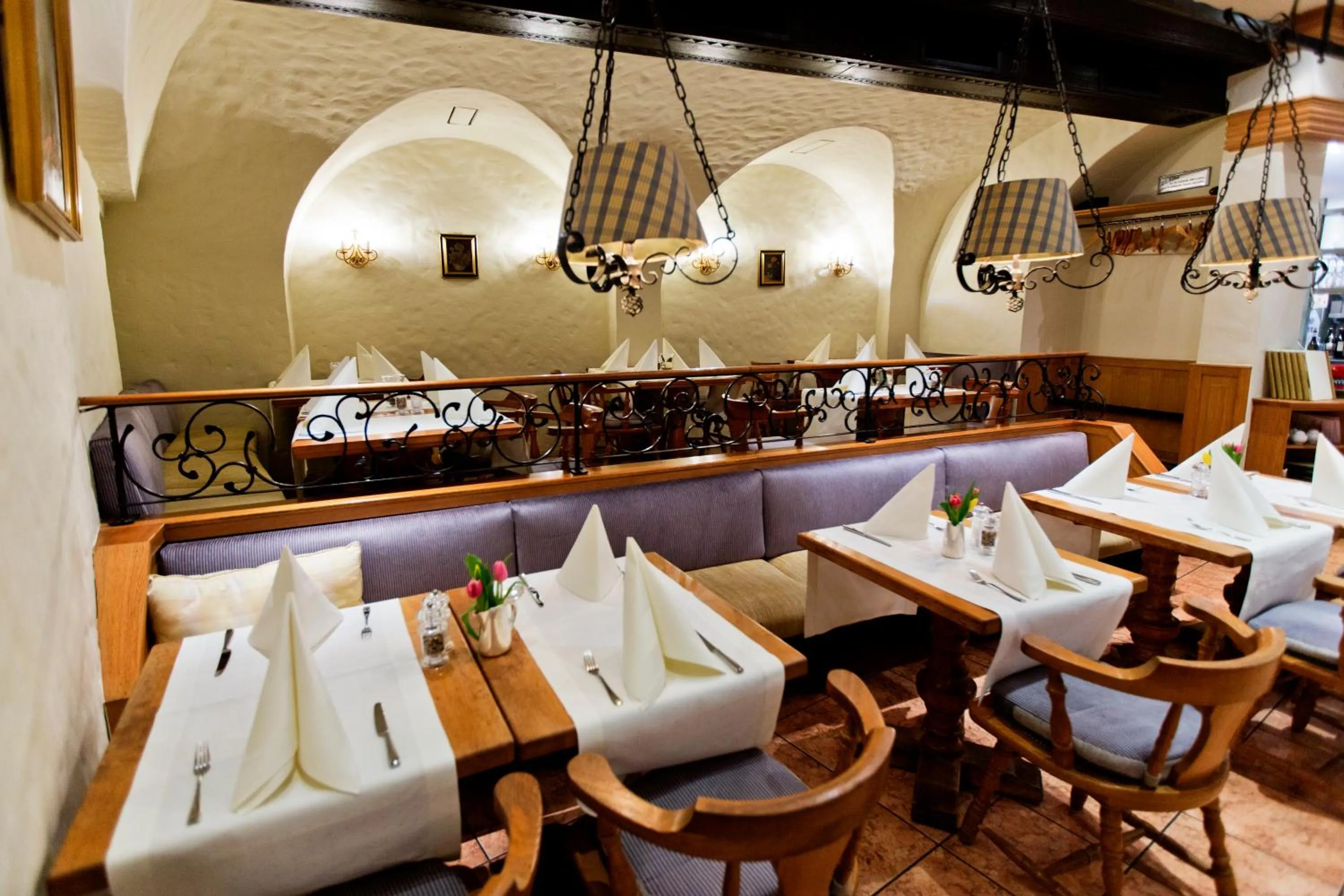 Restaurant/places to eat in Central-Hotel Kaiserhof