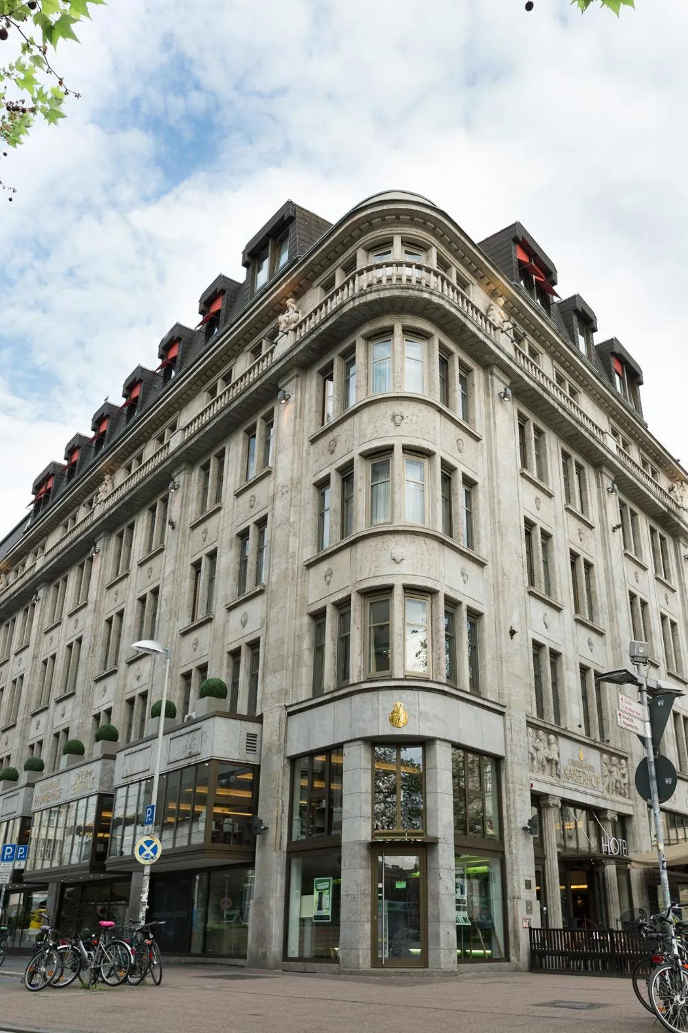 Property building in Central-Hotel Kaiserhof