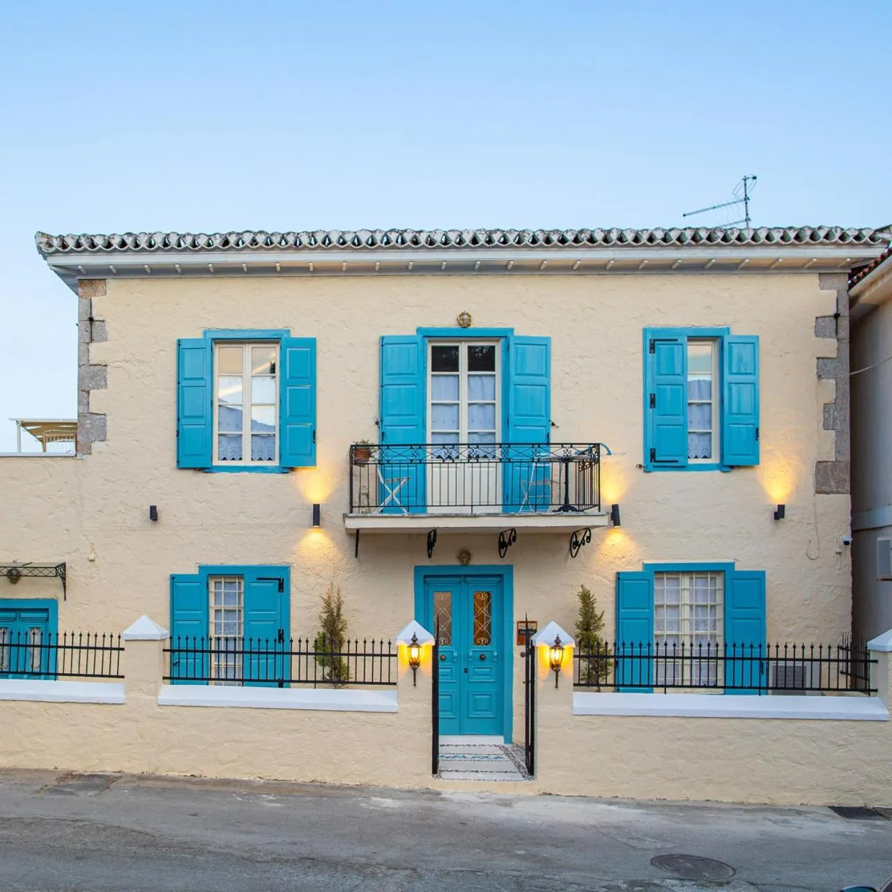 Property building in Galaxa Mansion