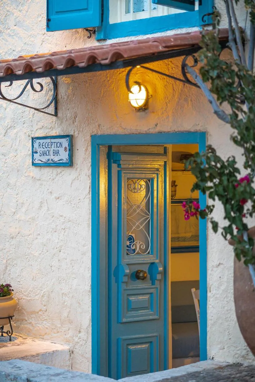 Restaurant/places to eat in Galaxa Mansion