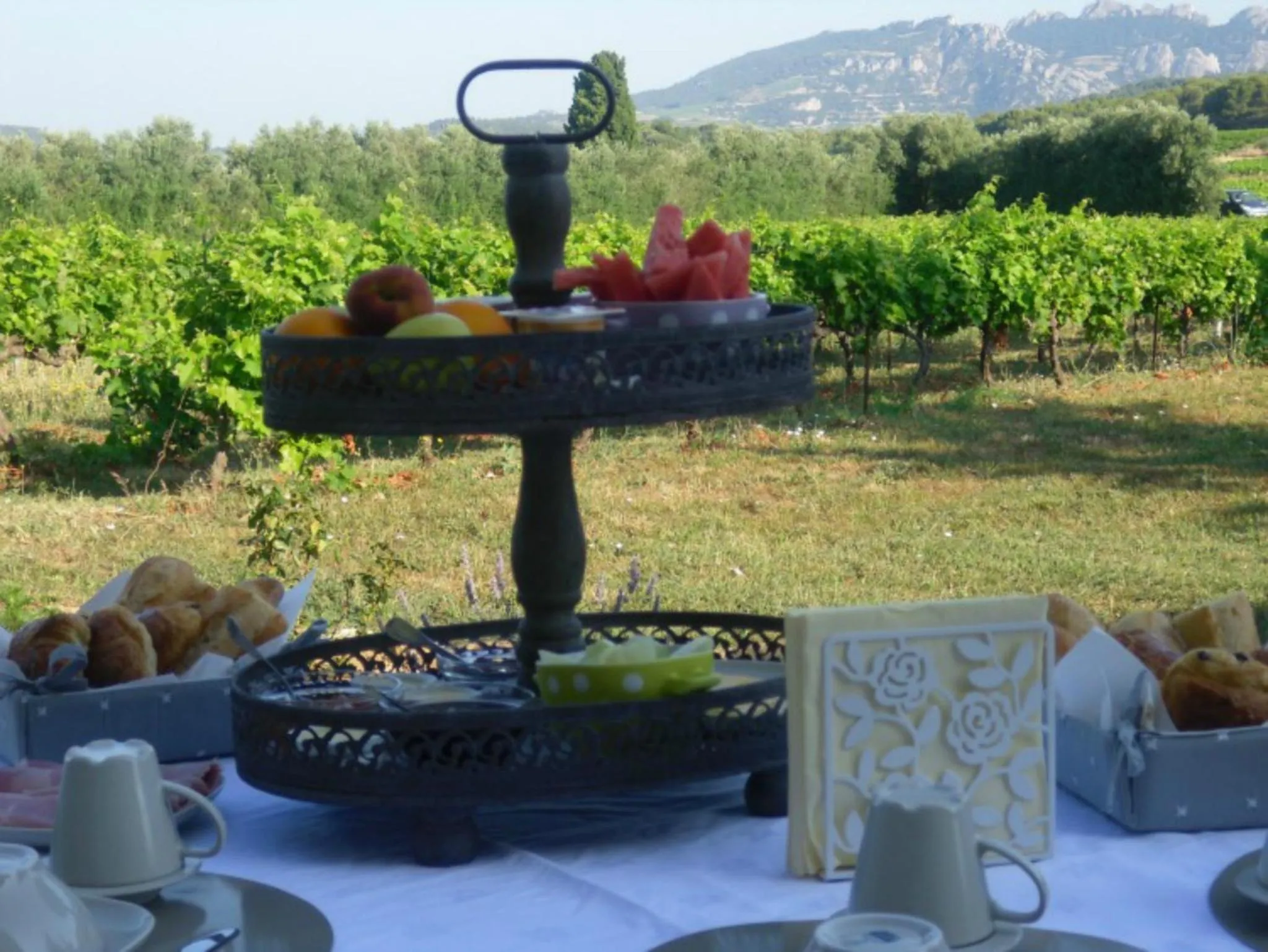 Continental breakfast in La Dentellière
