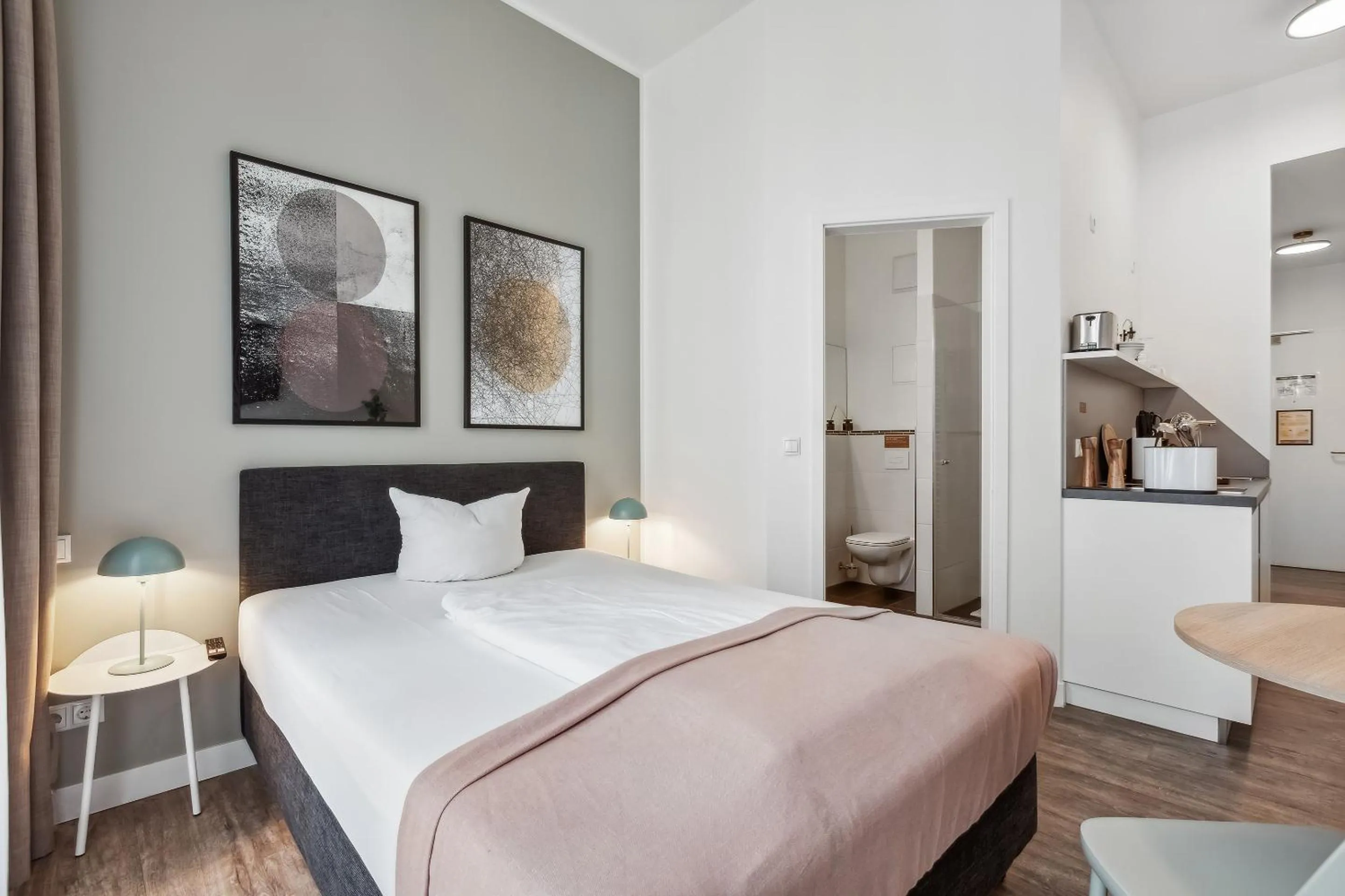 Bed in Limehome Leipzig Am Brühl