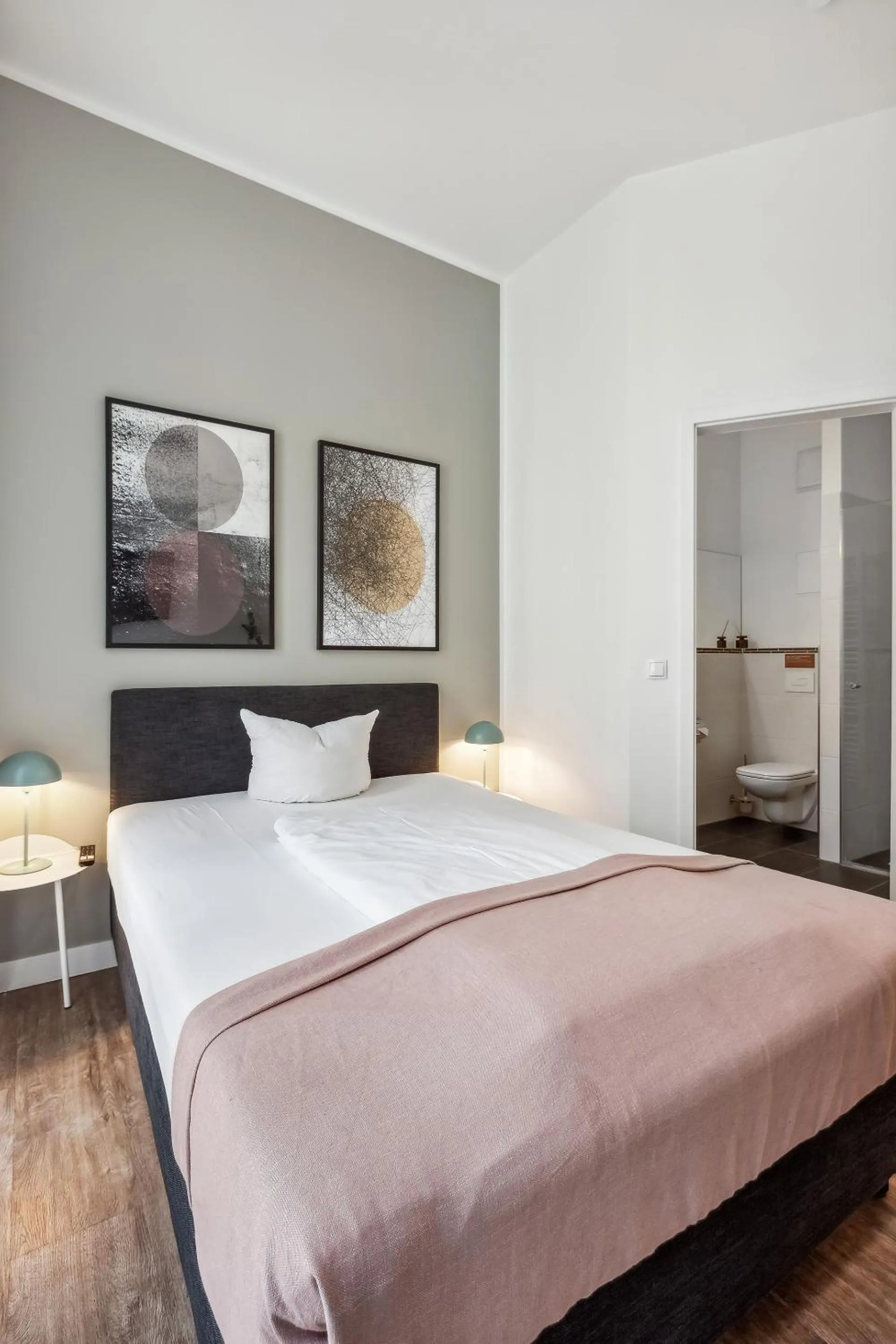 Bed in Limehome Leipzig Am Brühl