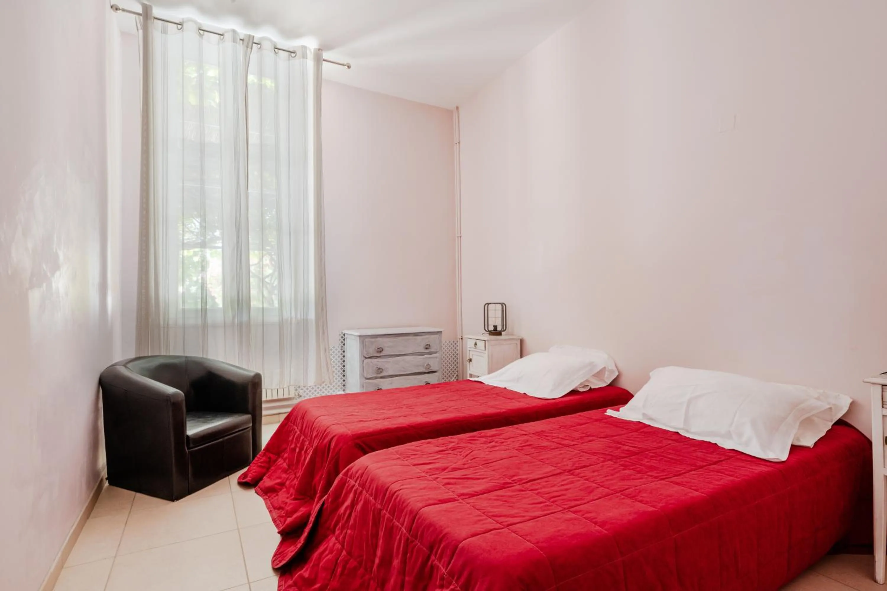 Bathroom, Bed in La Pastorale