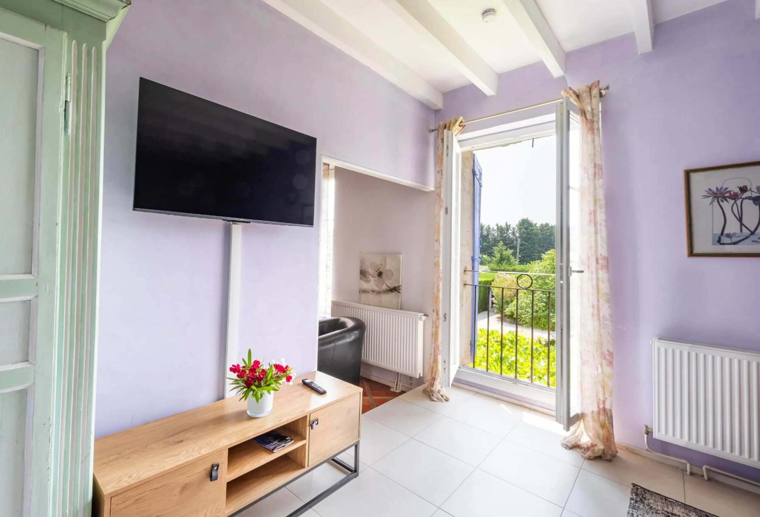 Communal lounge/ TV room in La Pastorale