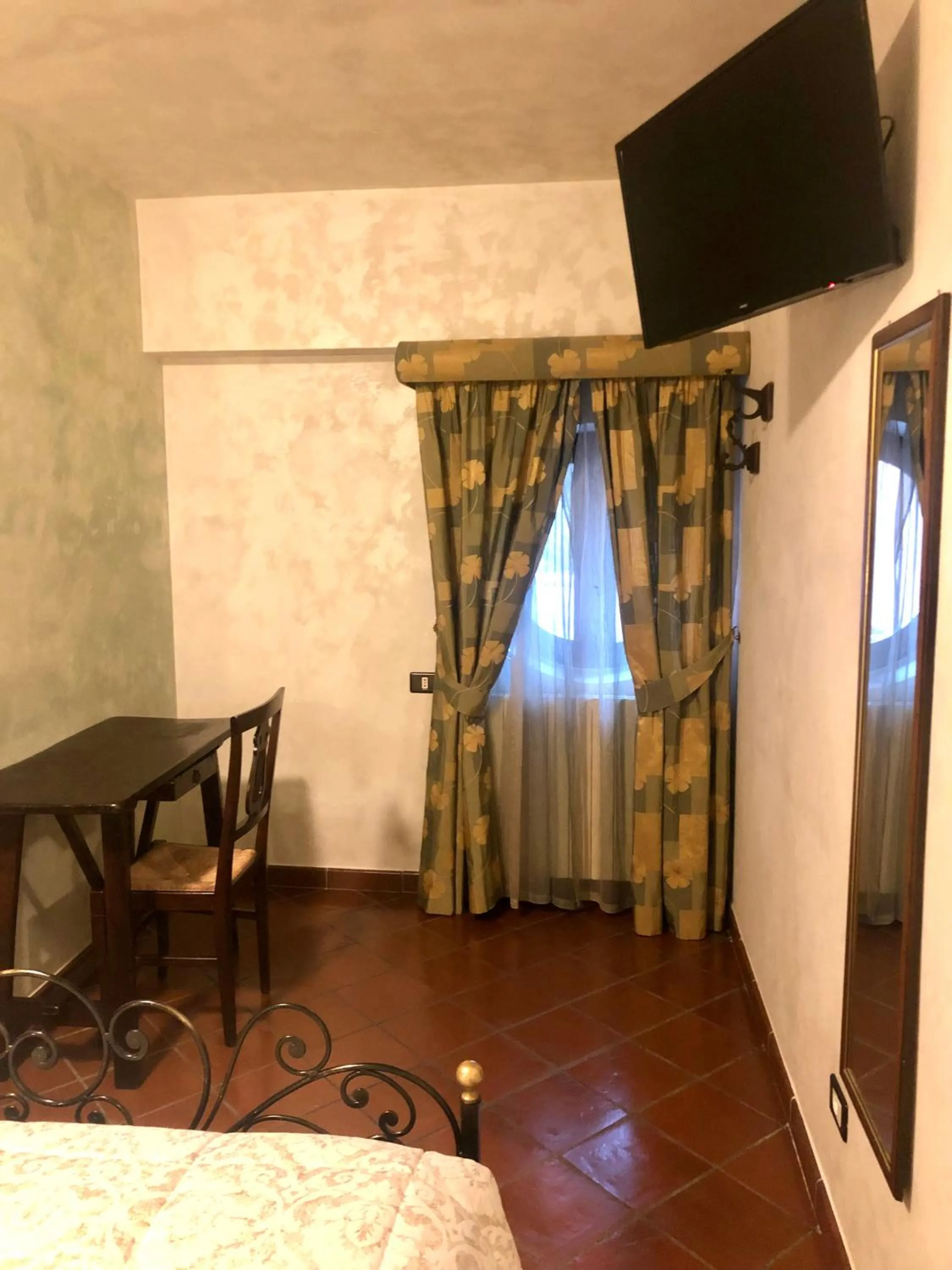 Bed in Hotel Bucaneve