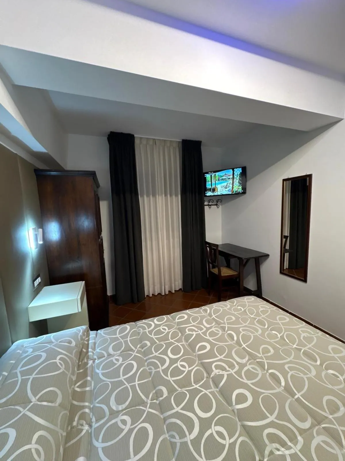 Bed in Hotel Bucaneve