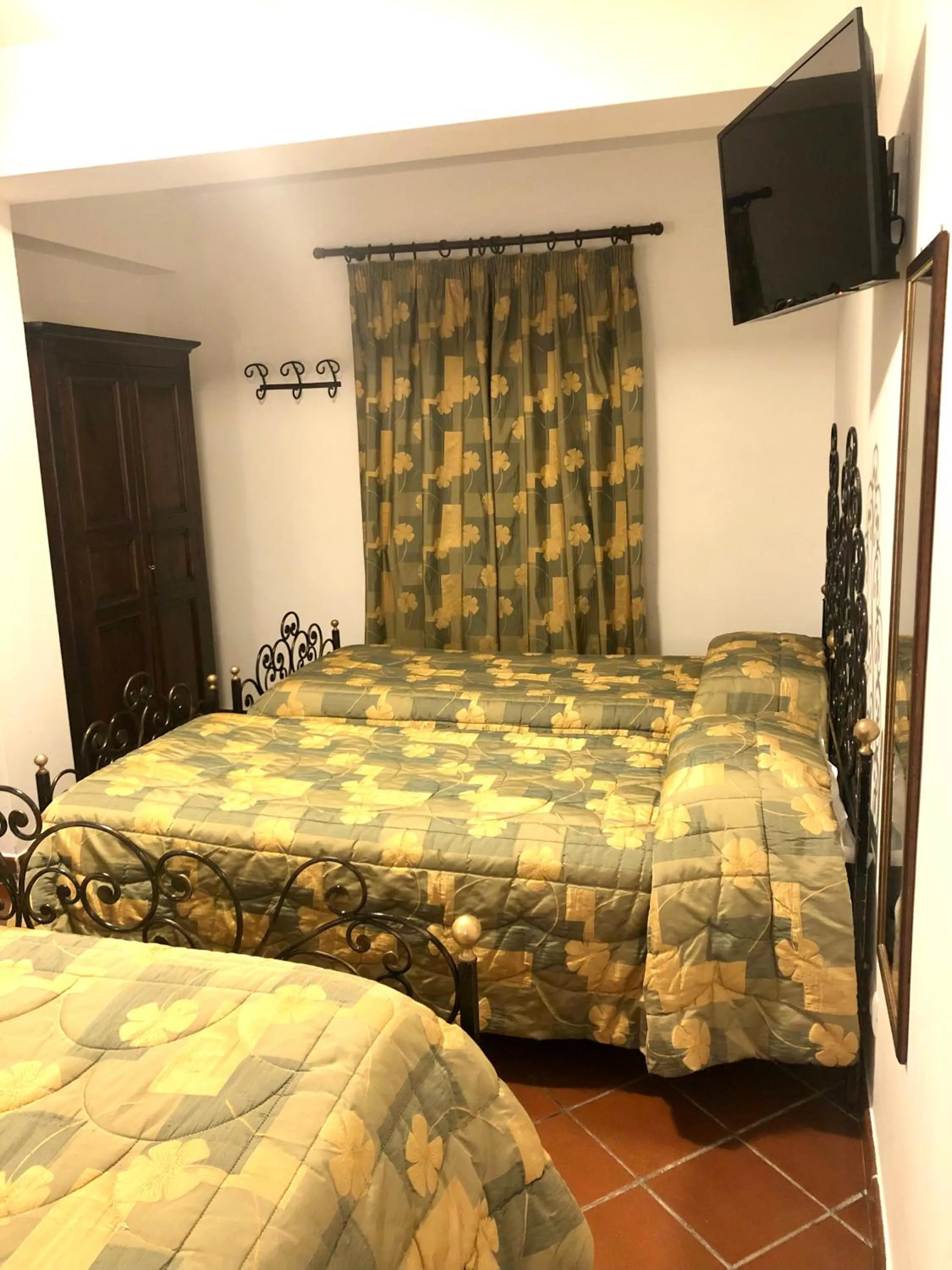 Bed in Hotel Bucaneve