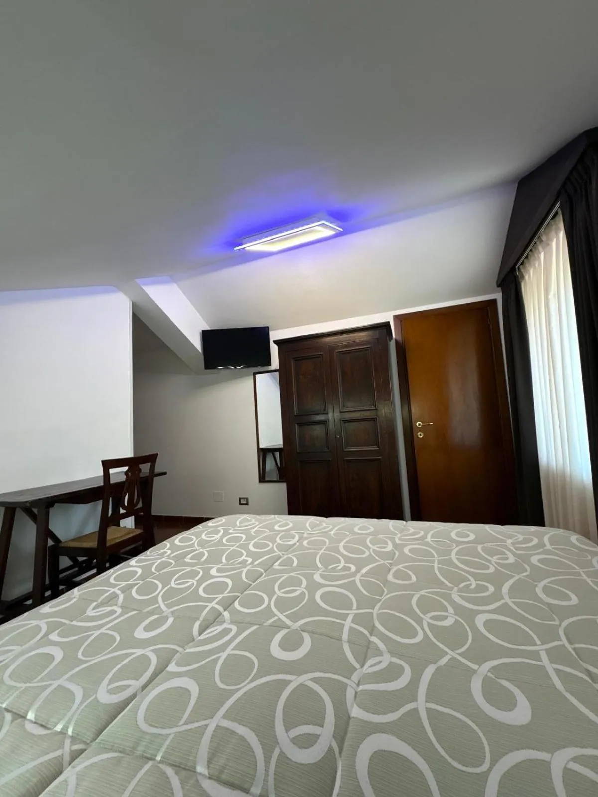 Bed in Hotel Bucaneve