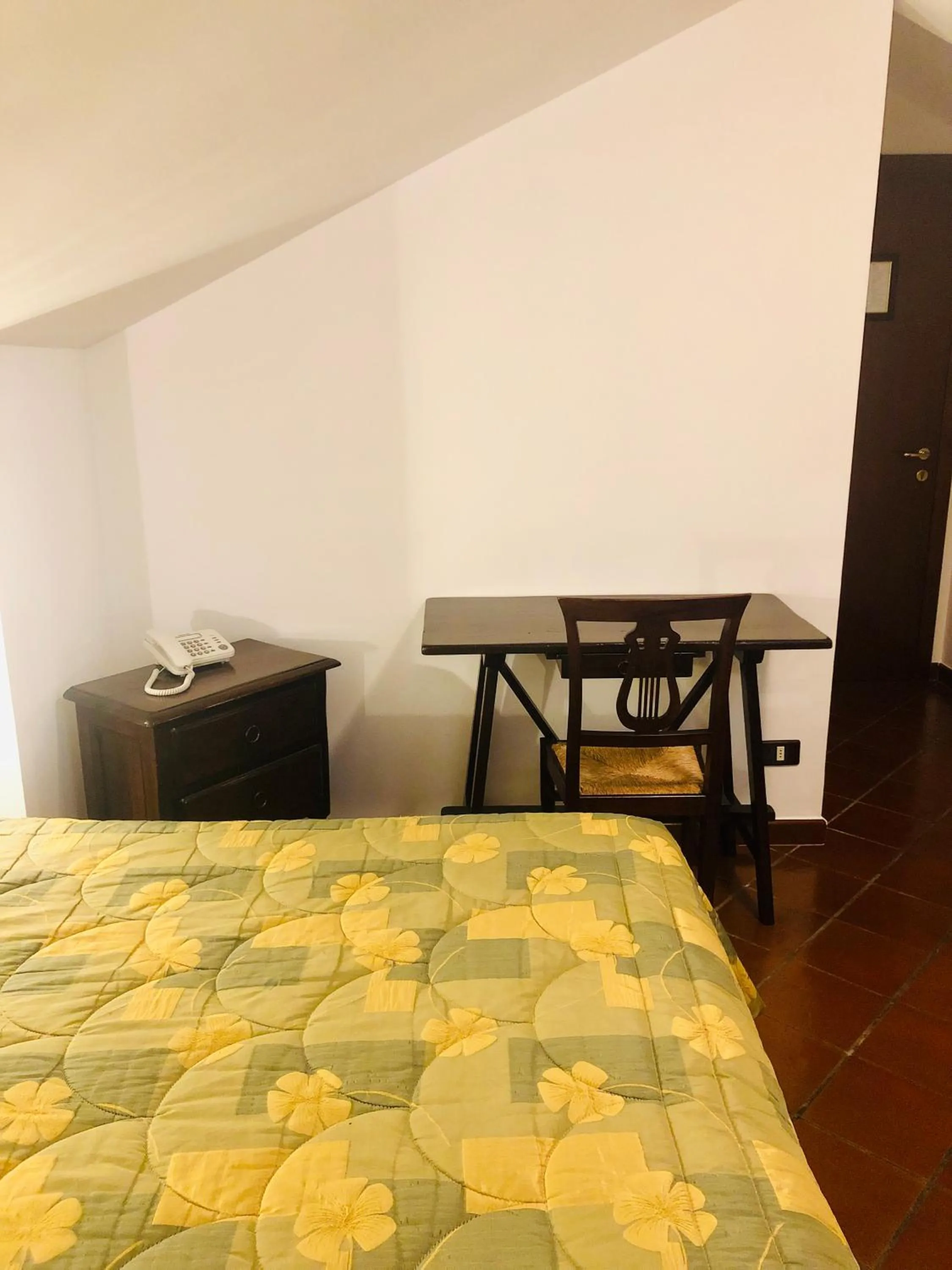 Bed in Hotel Bucaneve