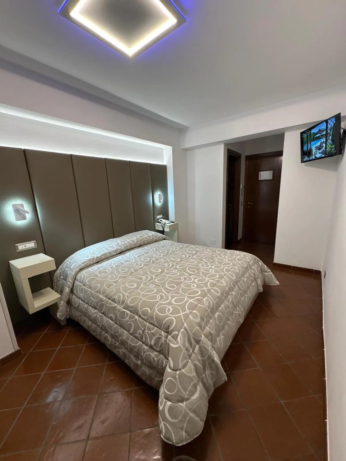 Bed in Hotel Bucaneve