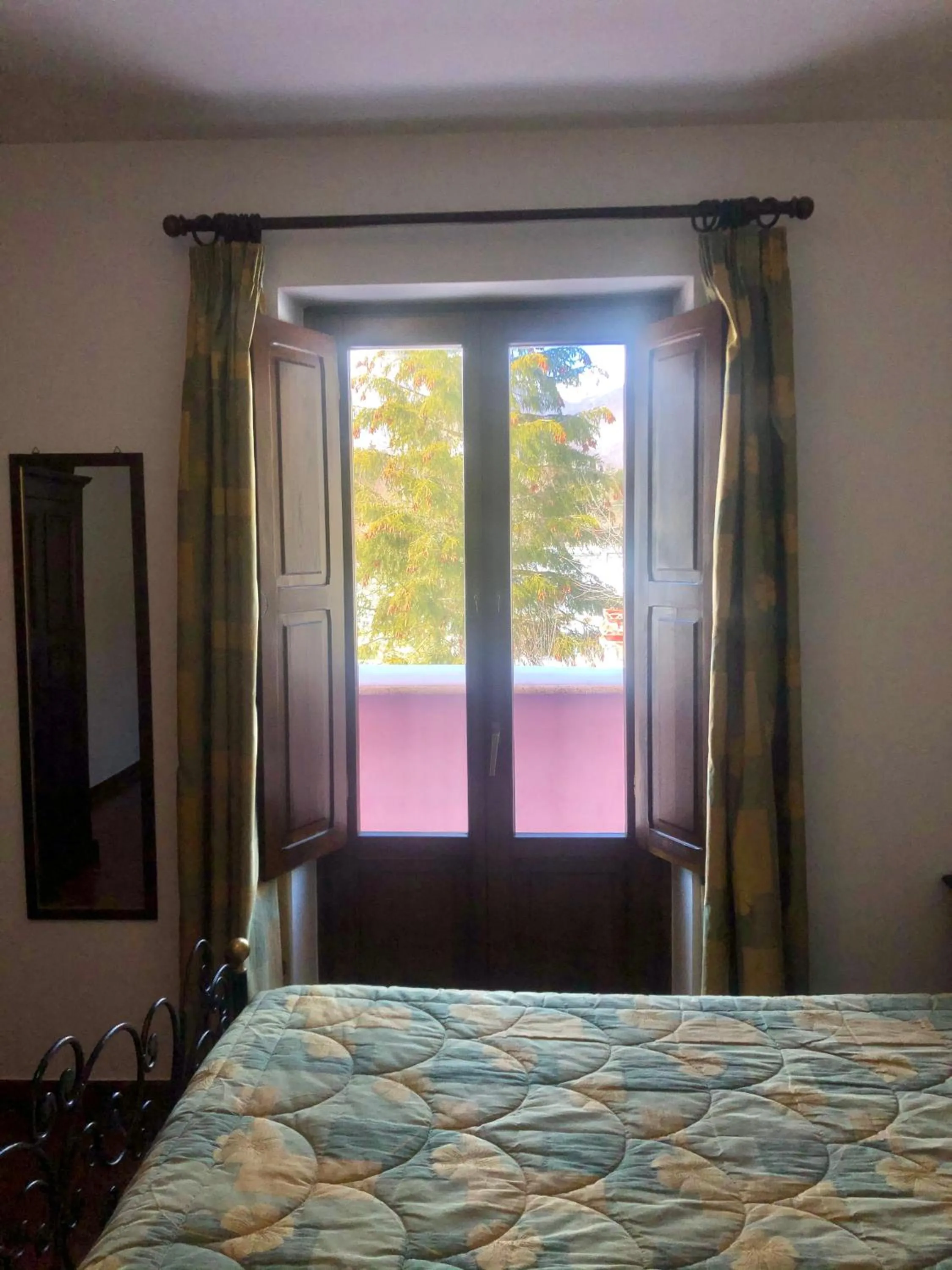 Bed in Hotel Bucaneve