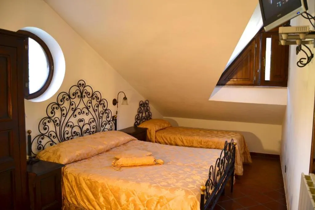 Bed in Hotel Bucaneve