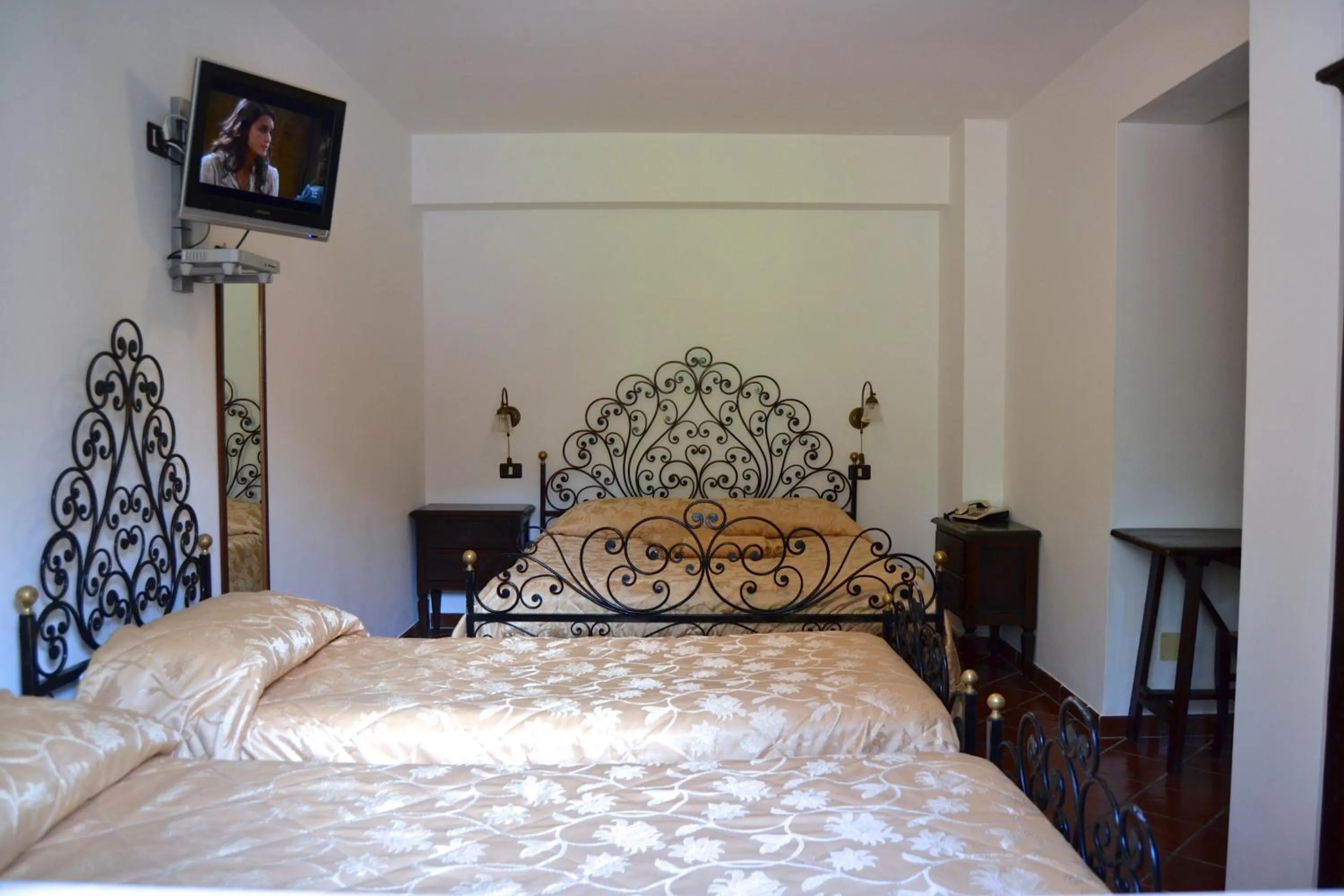 Bed in Hotel Bucaneve